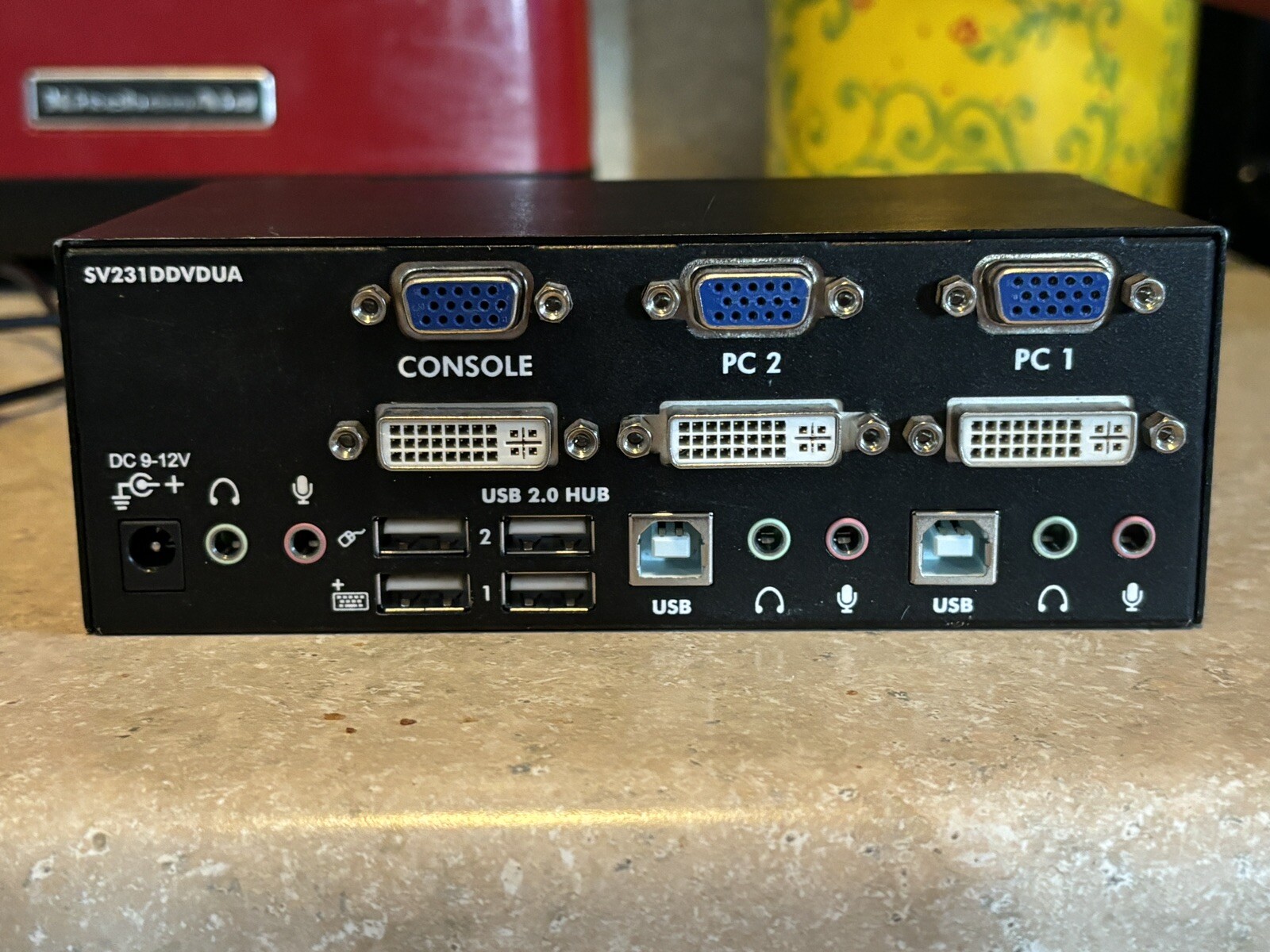 StarTech  C4E1E7ZG37F 2 Port KVM Switch Box with Cables
