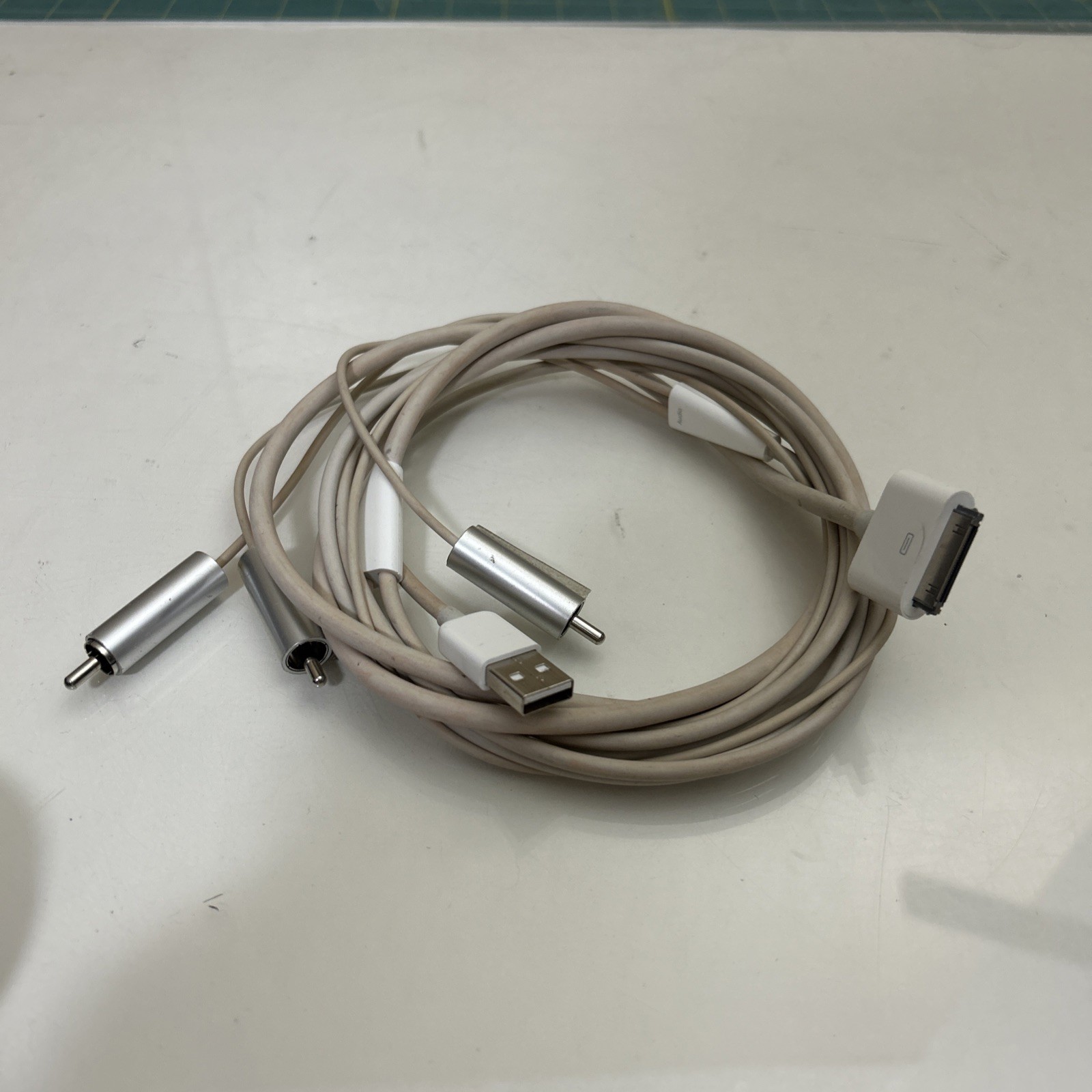 Genuine Apple Component AV RCA Cable 30-Pin MC917ZM/A for iPhone iPod iPad