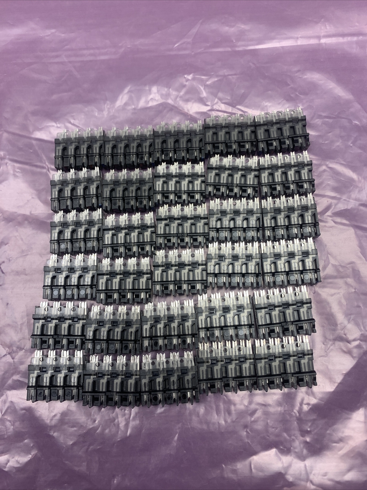 Commscope Systimax VP360-CB-32 Cross Connect Panel 30Pcs Connecting Block
