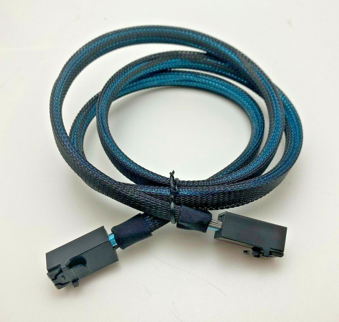 New Internal HD Mini SAS (SFF-8643) - Internal HD Mini SAS (SFF-8643) 12Gbps 1m