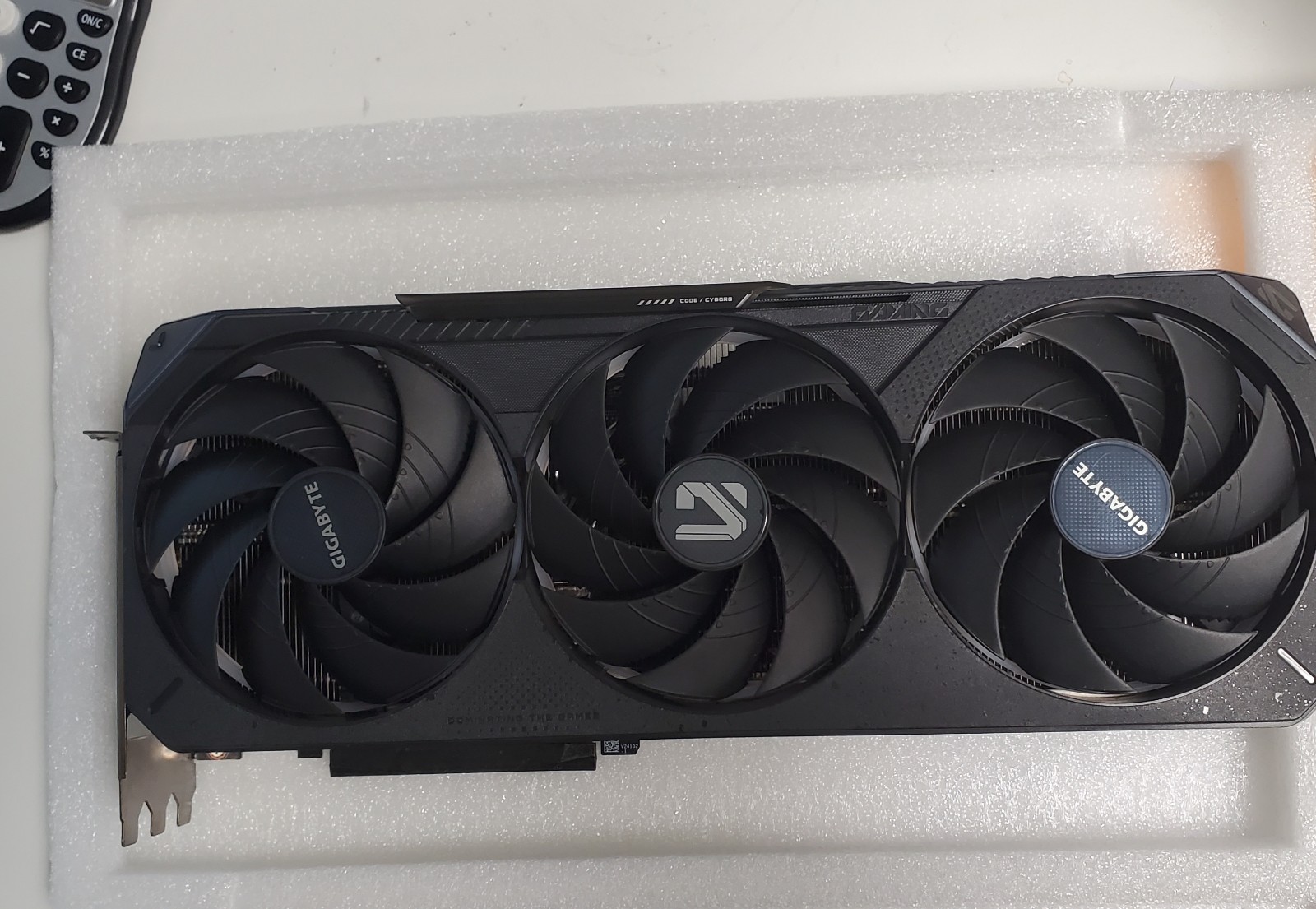 (FOR PARTS) GIGABYTE NVIDIA GEFORCE RTX 5080 GAMING OC 16GB**AS IS** *Broken**