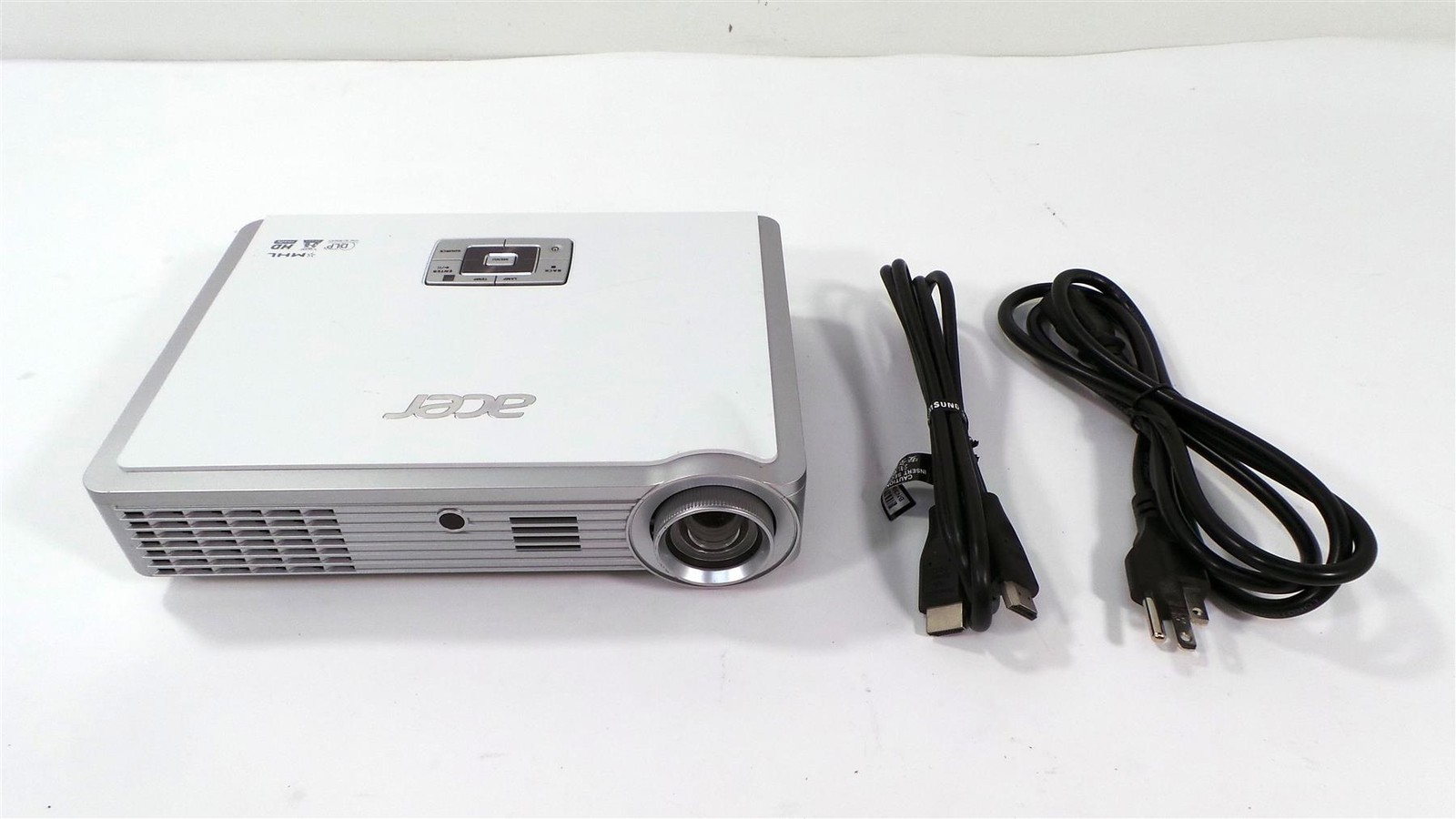 Epson PowerLite 1751 LCD Projector - HDMI -  Lamp Timer : 100 Hours