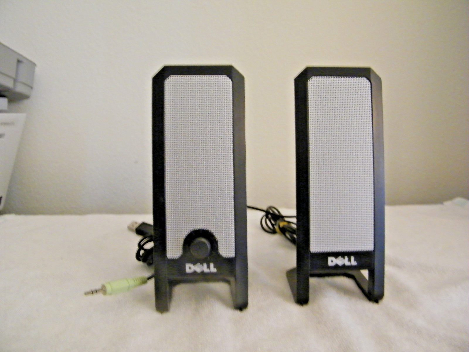 *****GENUINE PAIR OF DELL WIRED COMPUTER MULTIMEDIA SPEAKERS (A225)*****