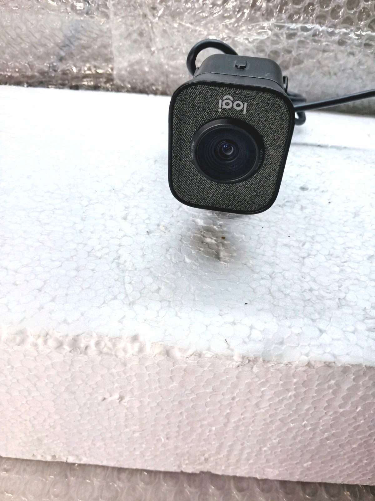 Logitech StreamCam Plus Full HD Web Camera (960-001280) With Mount - Graphite 