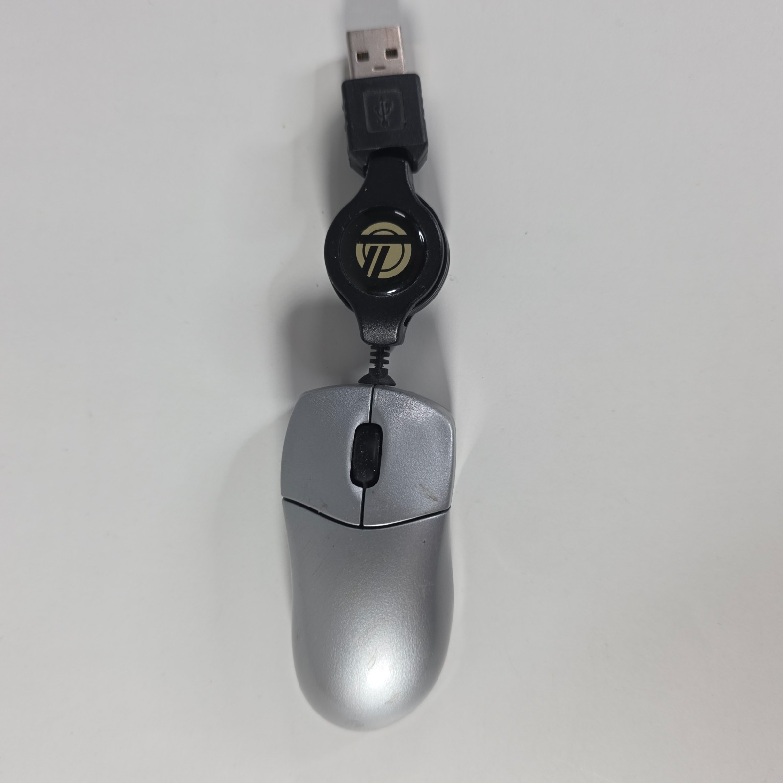 Targus PAUM01U Retractable USB Optical Mouse Mini Laptop Travel Portable Silver