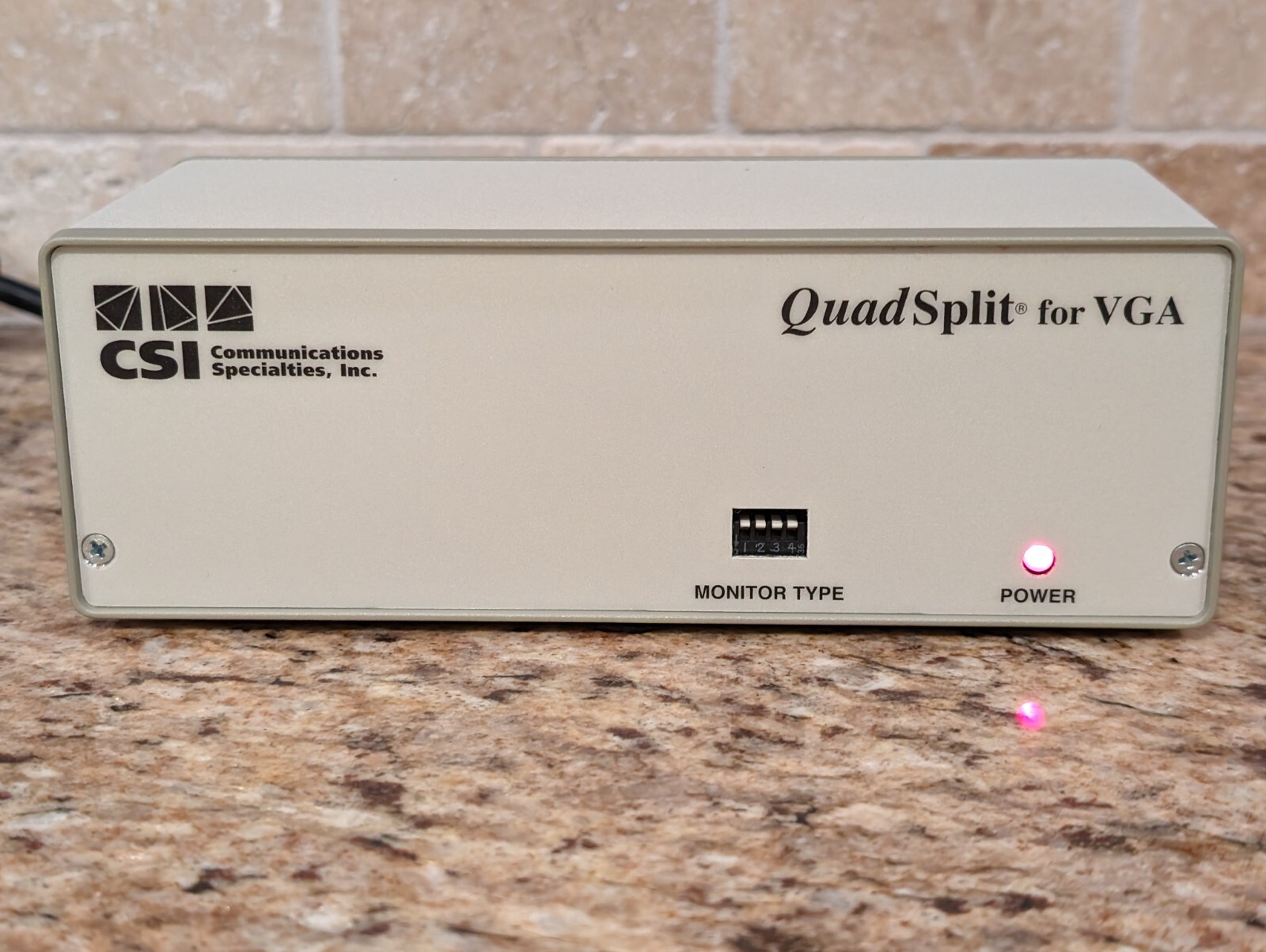 Communication Specialties VGA Quad Split, VGA DA NEW, Made in USA