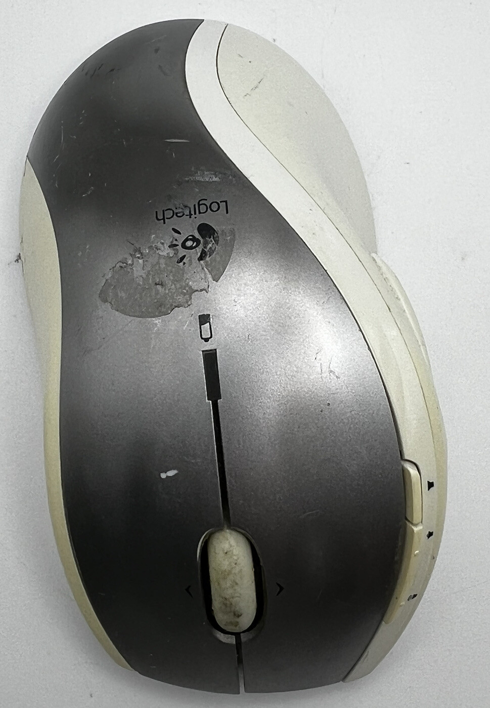 Logitech MX600 7 Button Wireless Laser Mouse (White & Silver) Untested