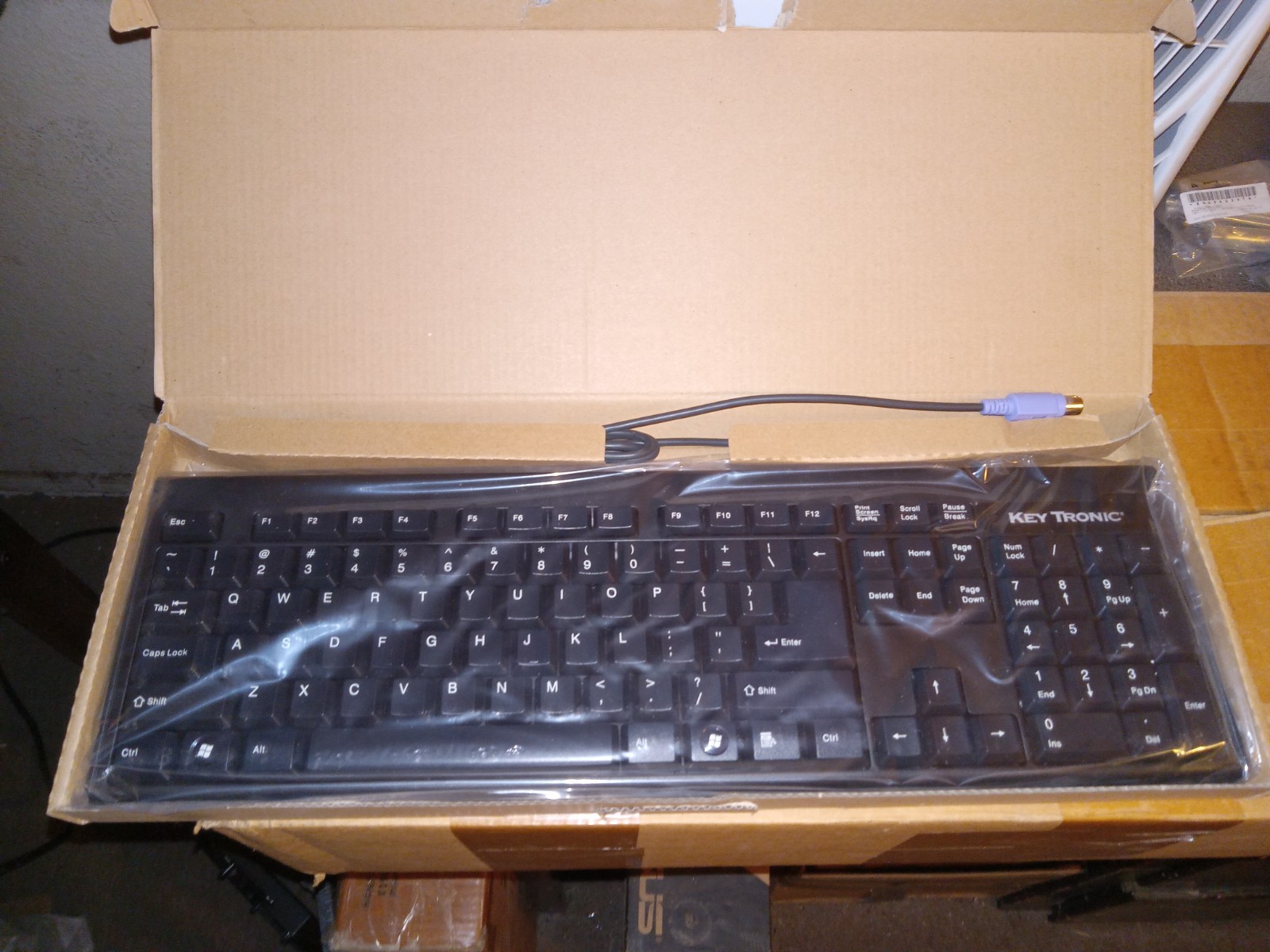 Key Tronic PS2 KT400P2 104-Key Keyboard