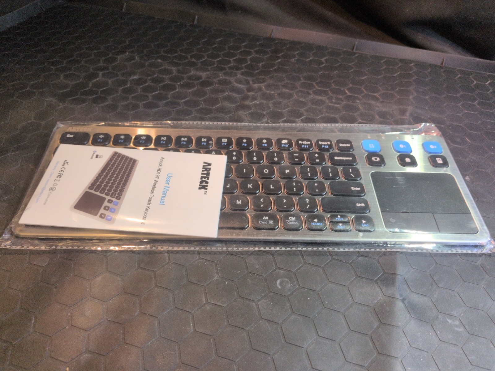 Arteck Universal 2.4G Wireless and Bluetooth Touch TV Keyboard Multi-Device w...