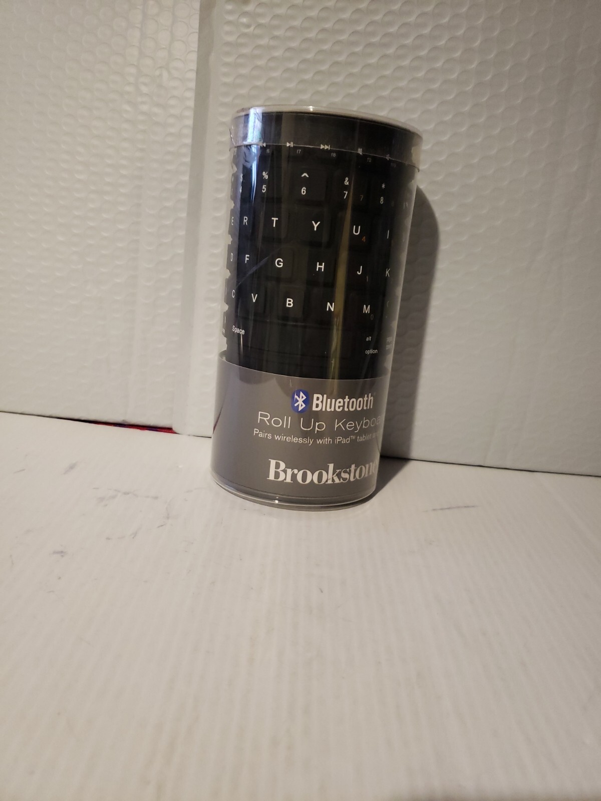 Brand New Brookstone Bluetooth Wireless Roll-Up Keyboard 682369 Black