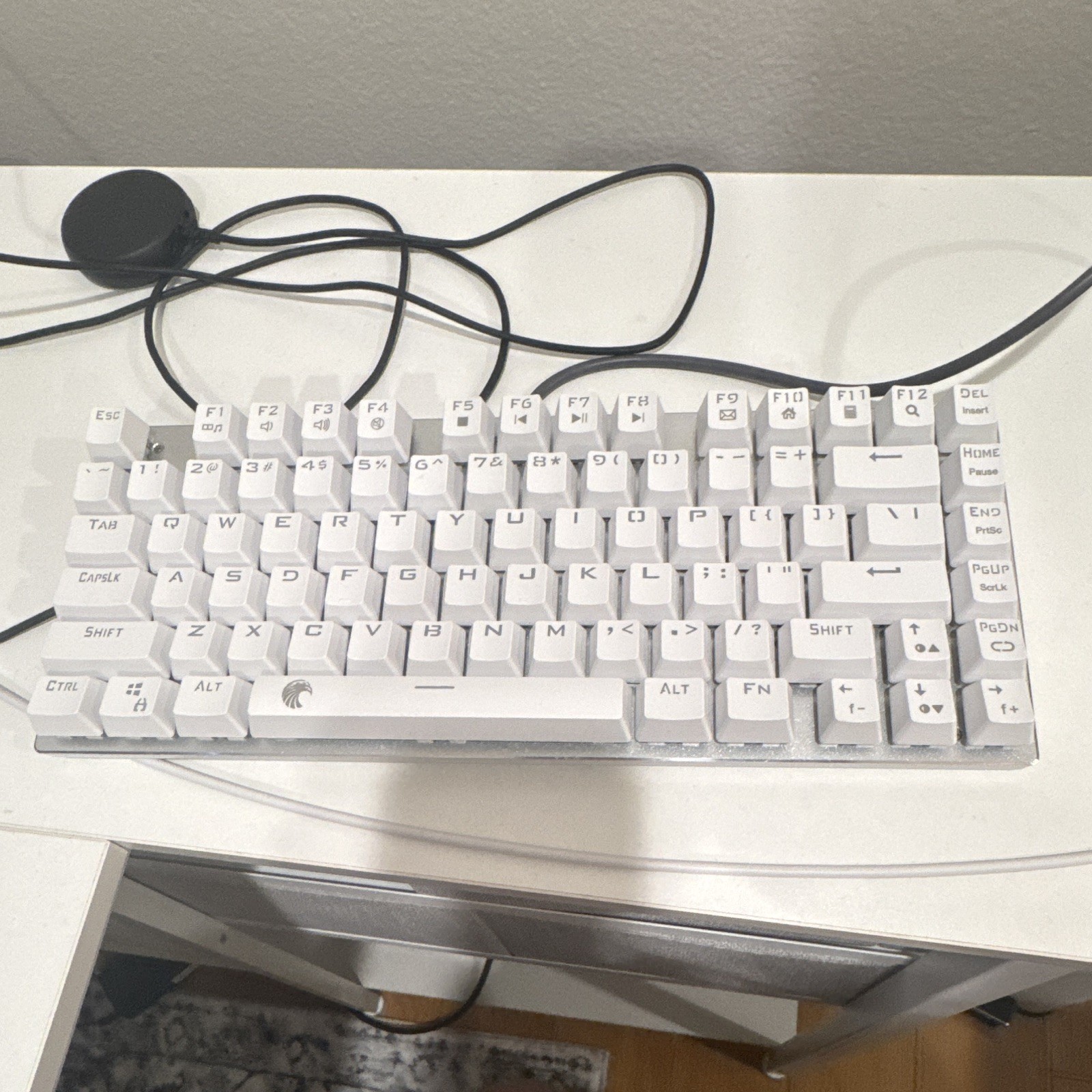 Compact White Wired USB QWERTY Keyboard, English Language, Standard Layout