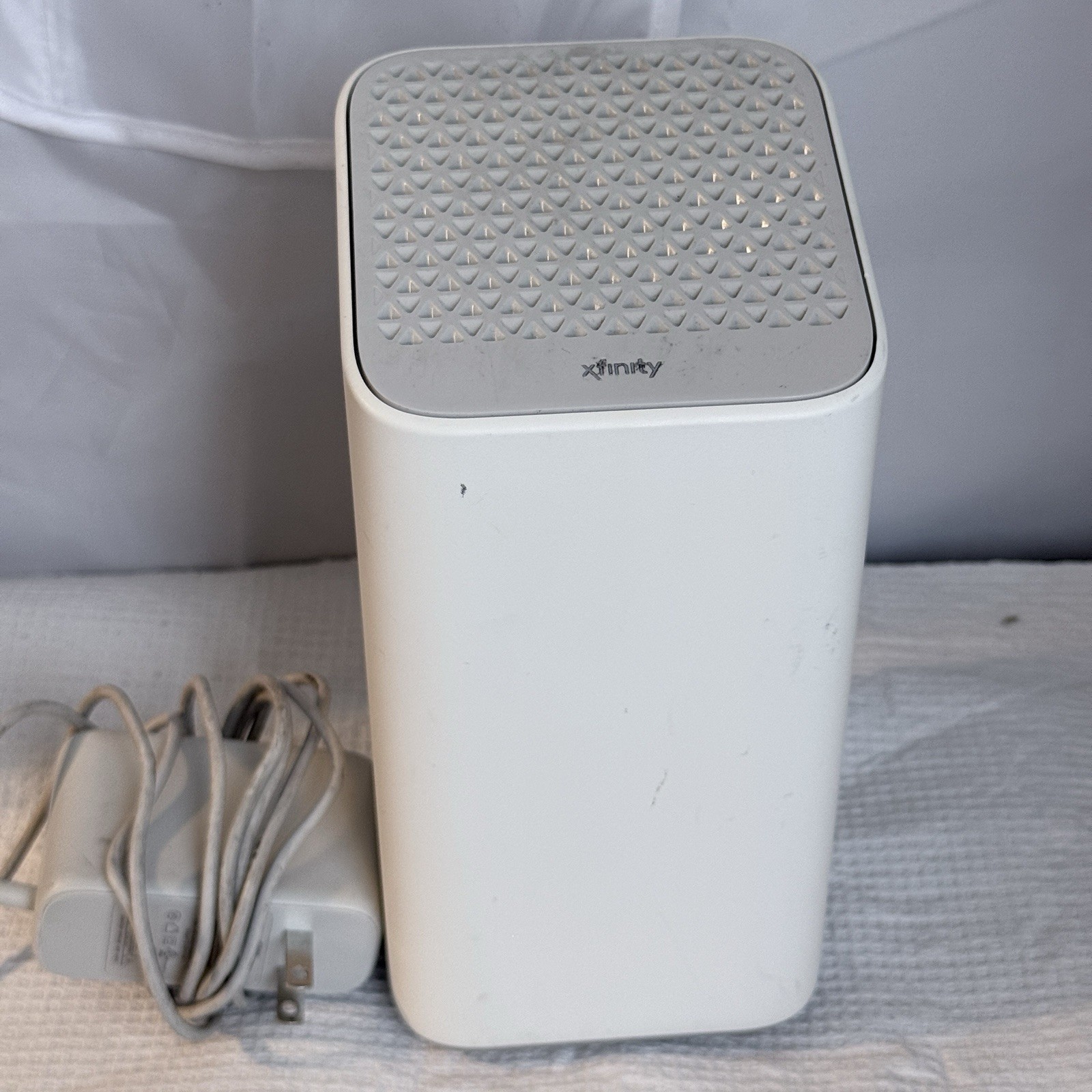 Comcast Xfinity XB7-T Modem WiFi Router W OEM Power Adapter