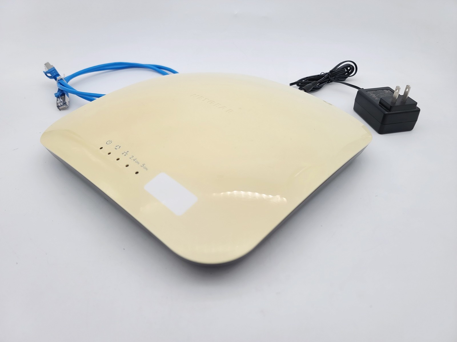 NETGEAR WNDAP360 DUAL-BAND 2.4/5GHZ INDOOR WIRELESS ACCESS POINT W CABLE ADAPTER