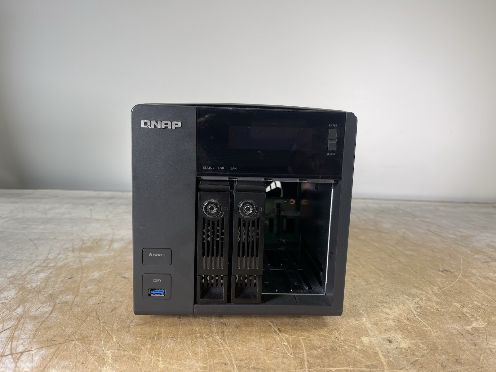 QNAP TS-453 PRO-8G 4 BAY NETWORK ATTACHED STORAGE - (FOR PARTS)