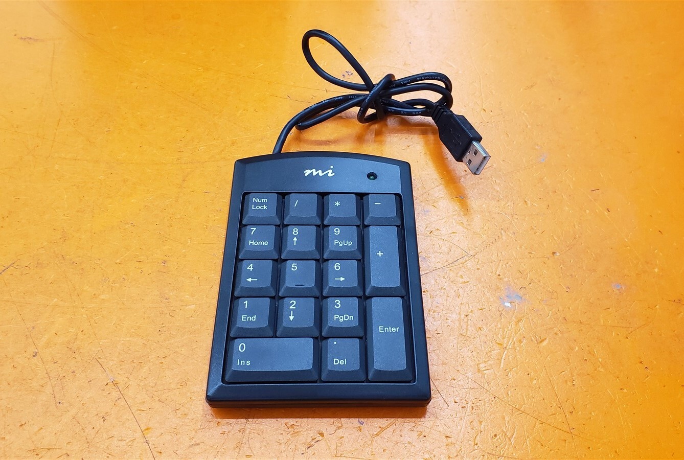 ⭐️⭐️⭐️⭐️⭐️ Micro Innovations KP25B Slim USB Wired Portable KeyPad Black