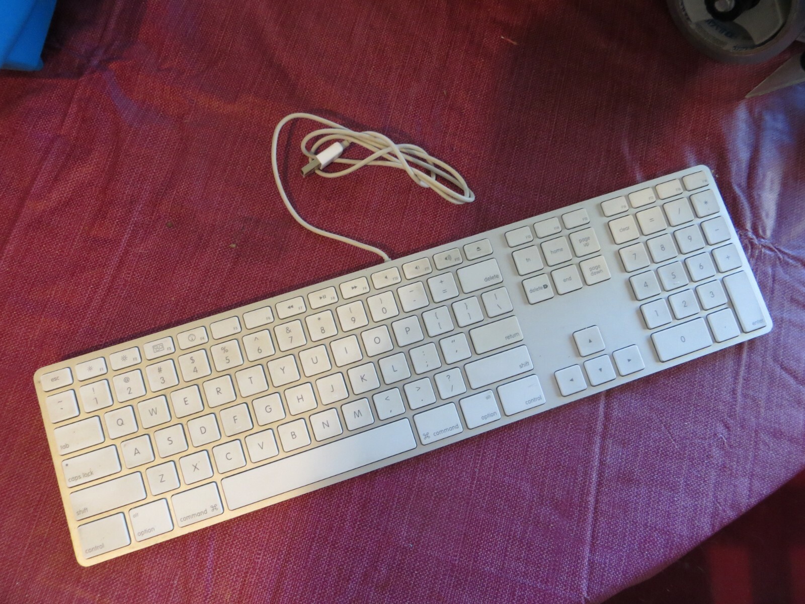 Apple OEM Wired USB Keyboard US A1243 Nice Condition... Very Nice