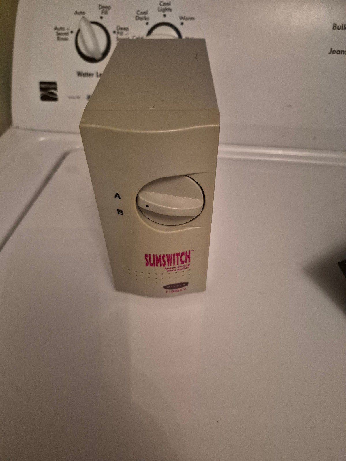 Slimswitch by Belkin F1B024-V Space Saving Data Switch