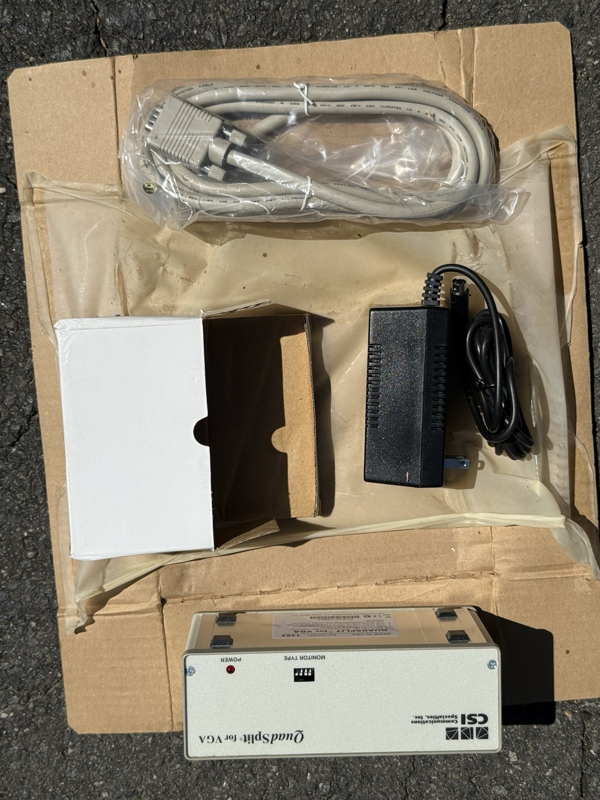 Communication Specialties VGA Quad Split, VGA DA NEW Missing Box