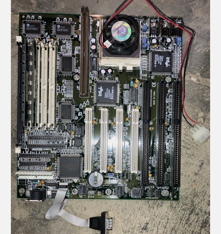 QDI P5I430VX-250DM Explorer II V2.0 w/CPU & Memory TESTED