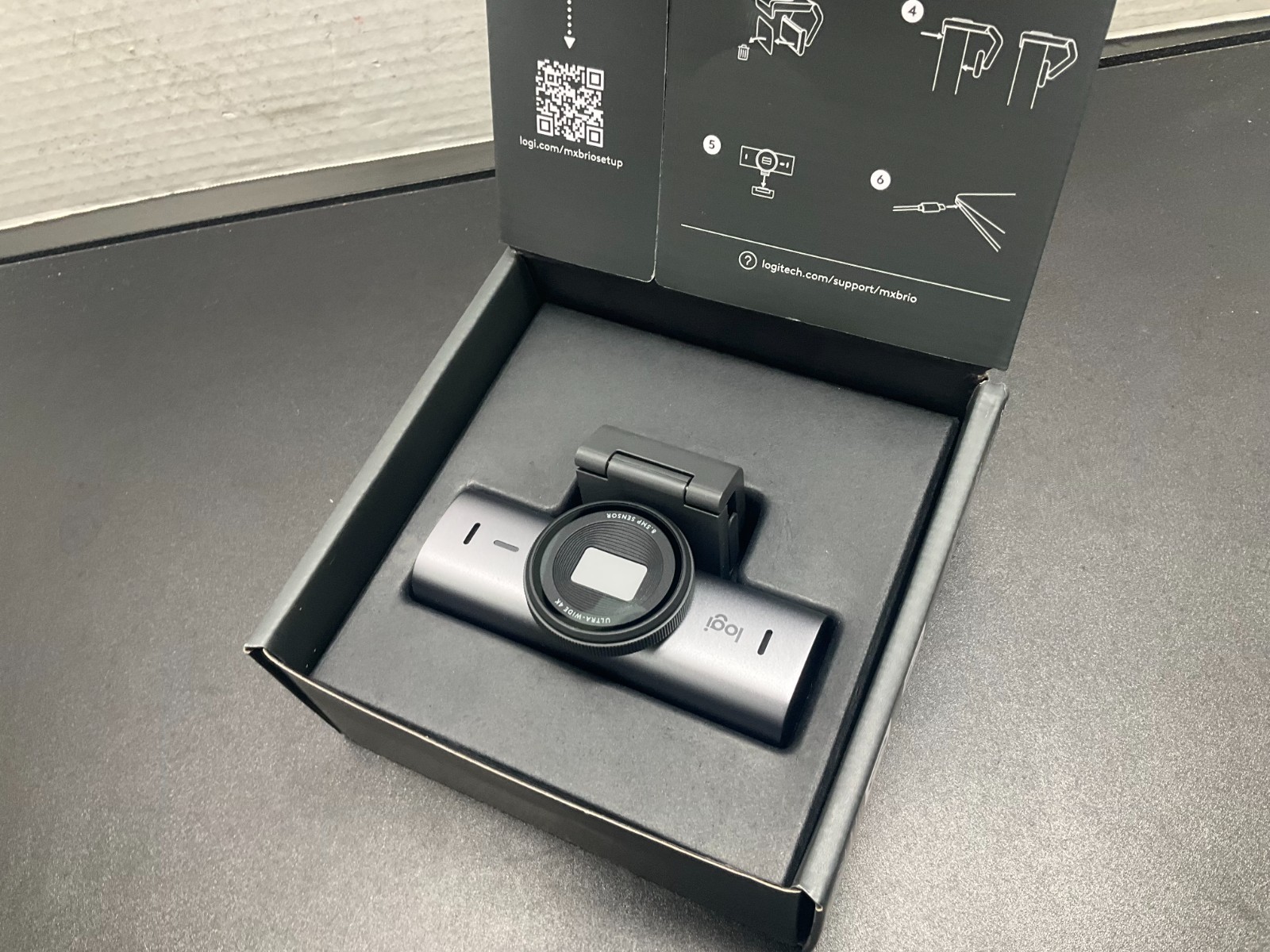 Logitech MX BRIO 4K Webcam USB-C Built-In Mic Clip-On Black 30/60fps