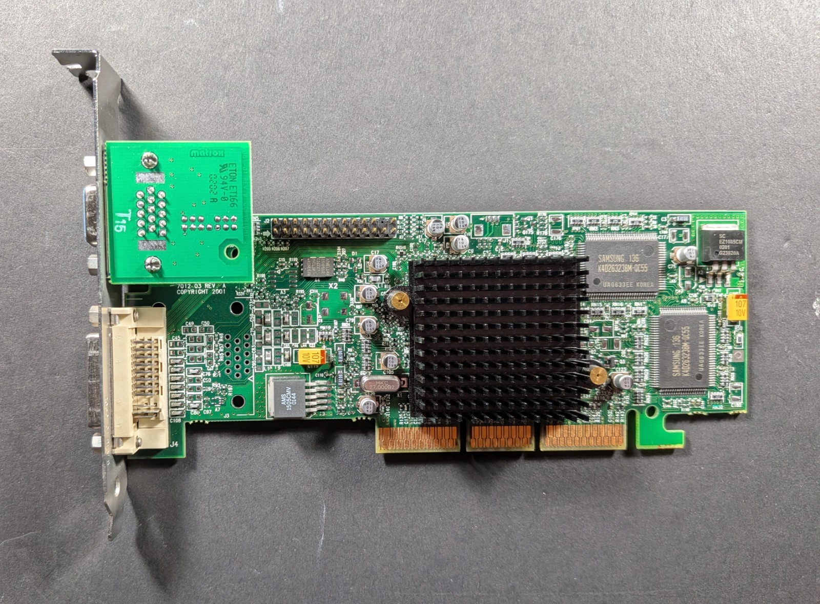 Matrox MGA G550 (G55MDHA32DR) 32 MB DDR SDRAM AGP 4x/8x Multi-monitor
