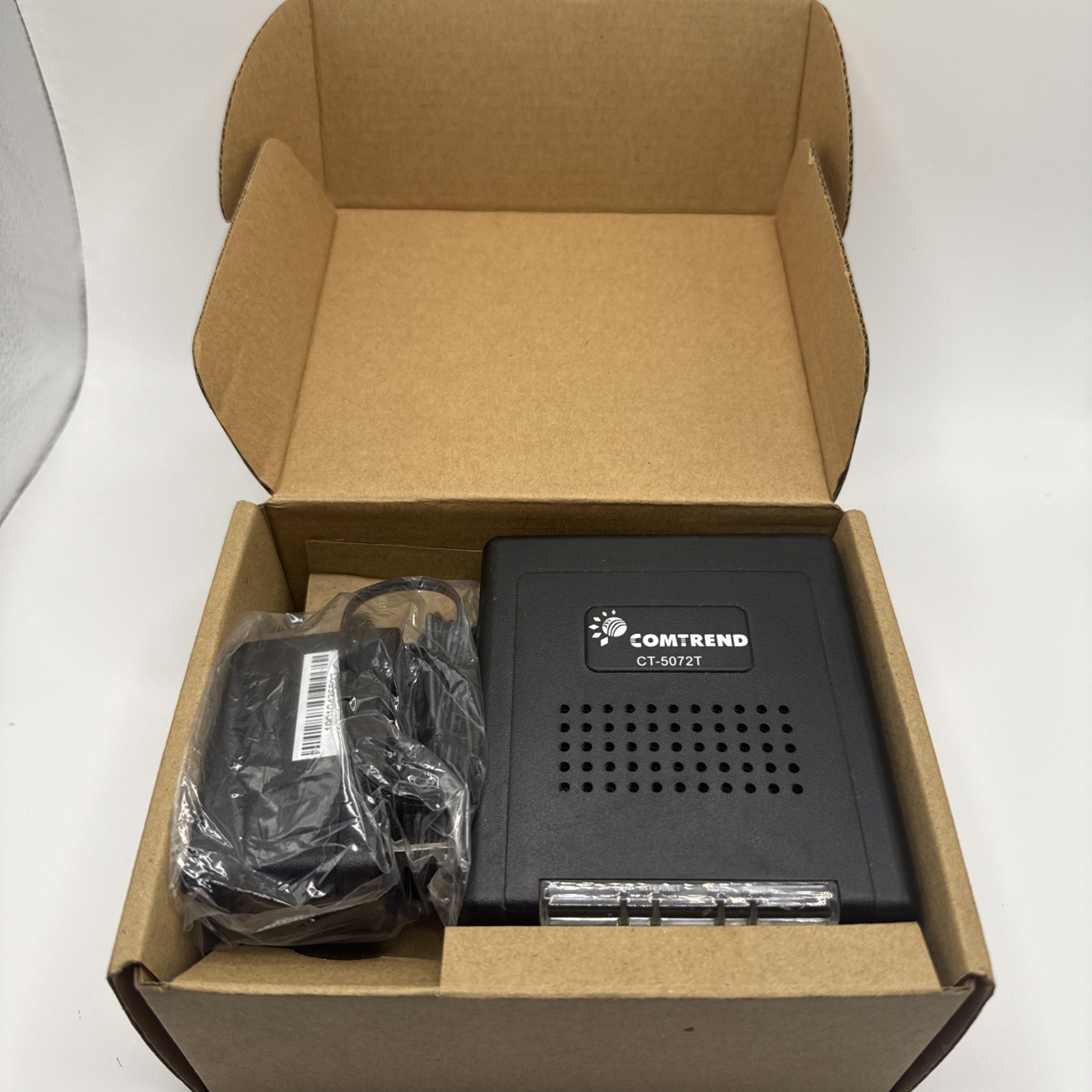 Comtrend CT-5072T ADSL2+ Modem Ethernet Router Tested Powers On.