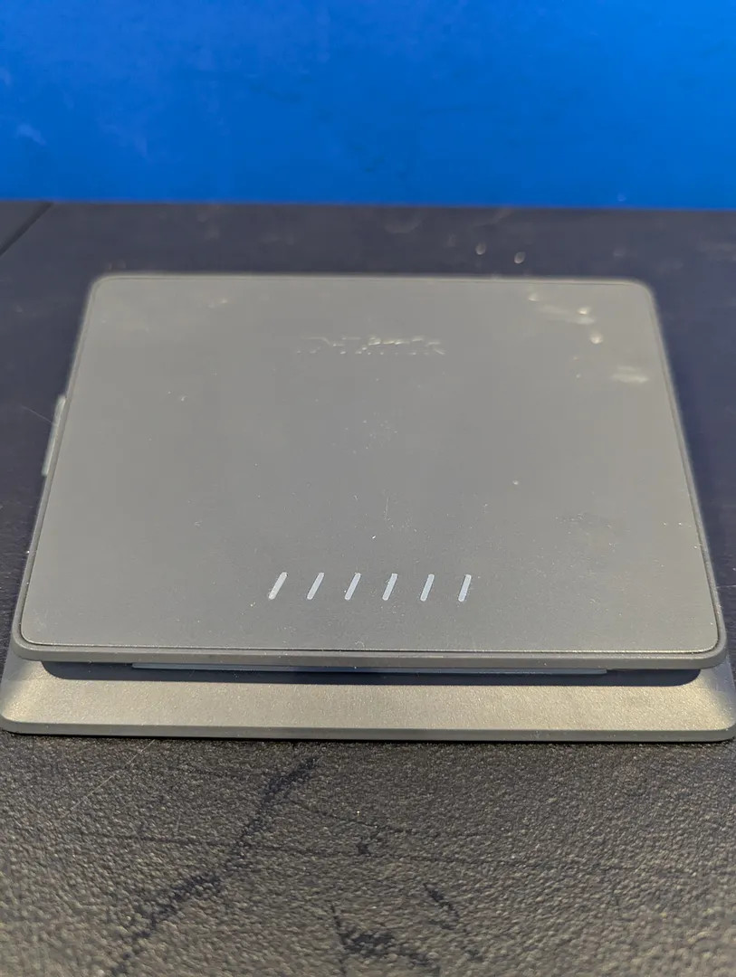 D-Link DMS-106XT 6-Port Multi-Gigabit Unmanaged Switch Hardware A2
