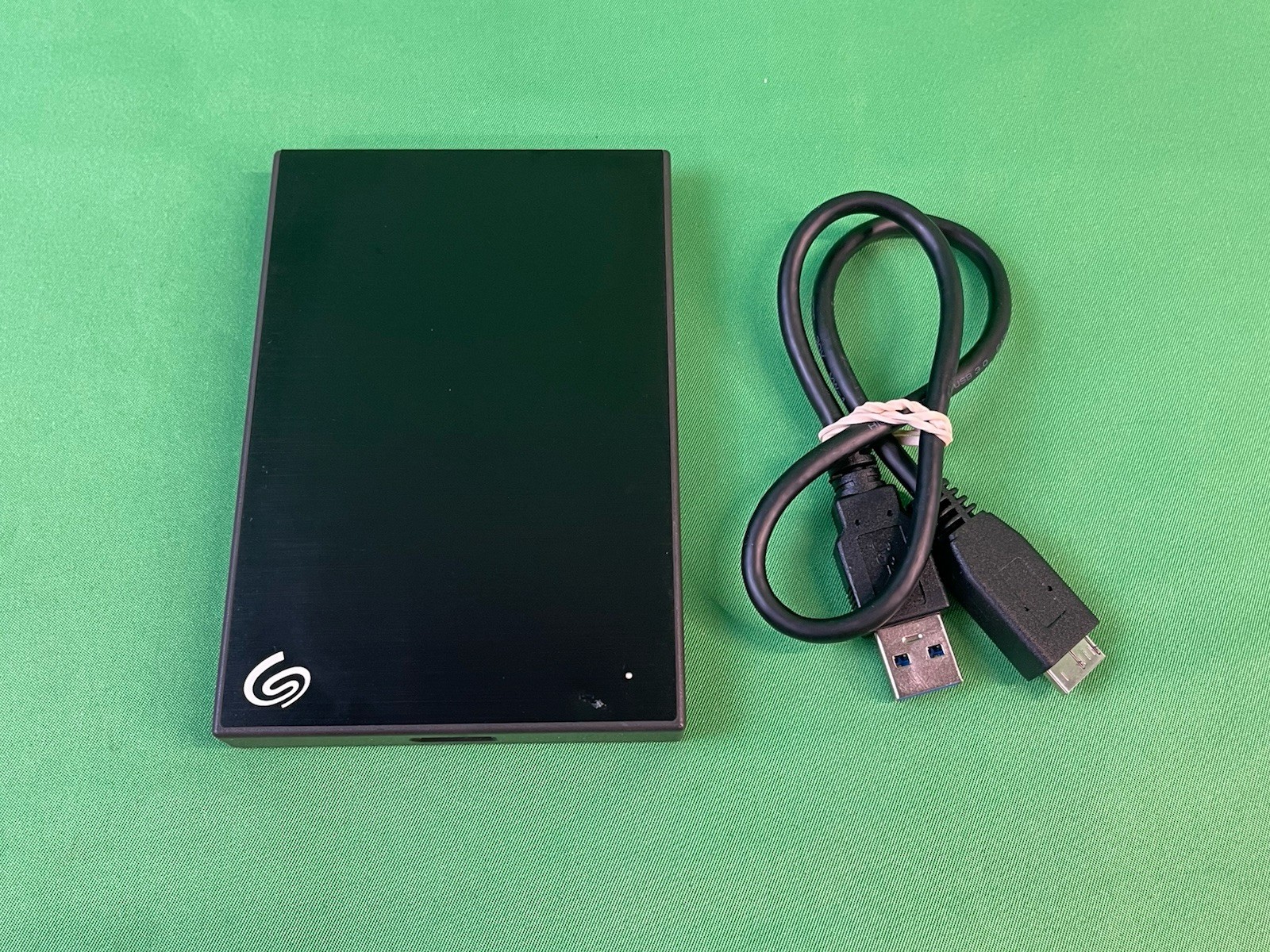 Seagate Portable Backup Plus Slim 2TB (2R1APL-500) | 100% Health