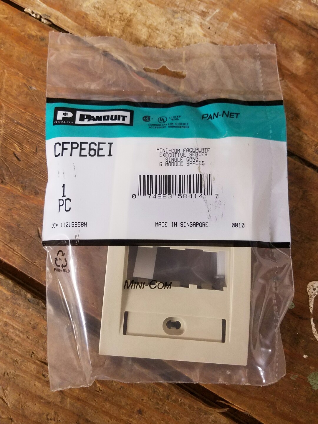 PANDUIT CFPE6EI MINI-COM FACEPLATE EXECUTIVE SERIES 6 MODULE SPACES