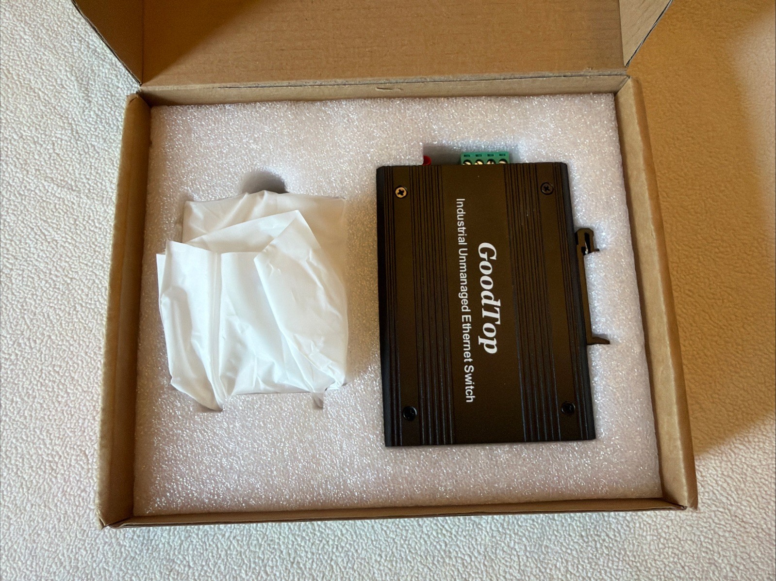 GoodTop Industrial 5 Port Gigabit Switch Unmanaged, 15W Power Supply, DIN-Rail,