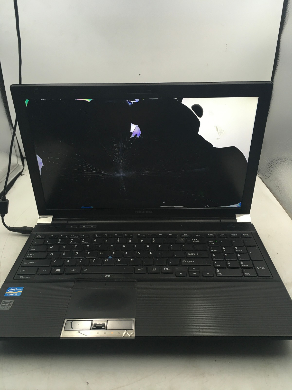 TOSHIBA TECRA R950 - FOR PARTS/BROKEN LCD - INTEL I5 3RD GEN - NO RAM - READ -BB