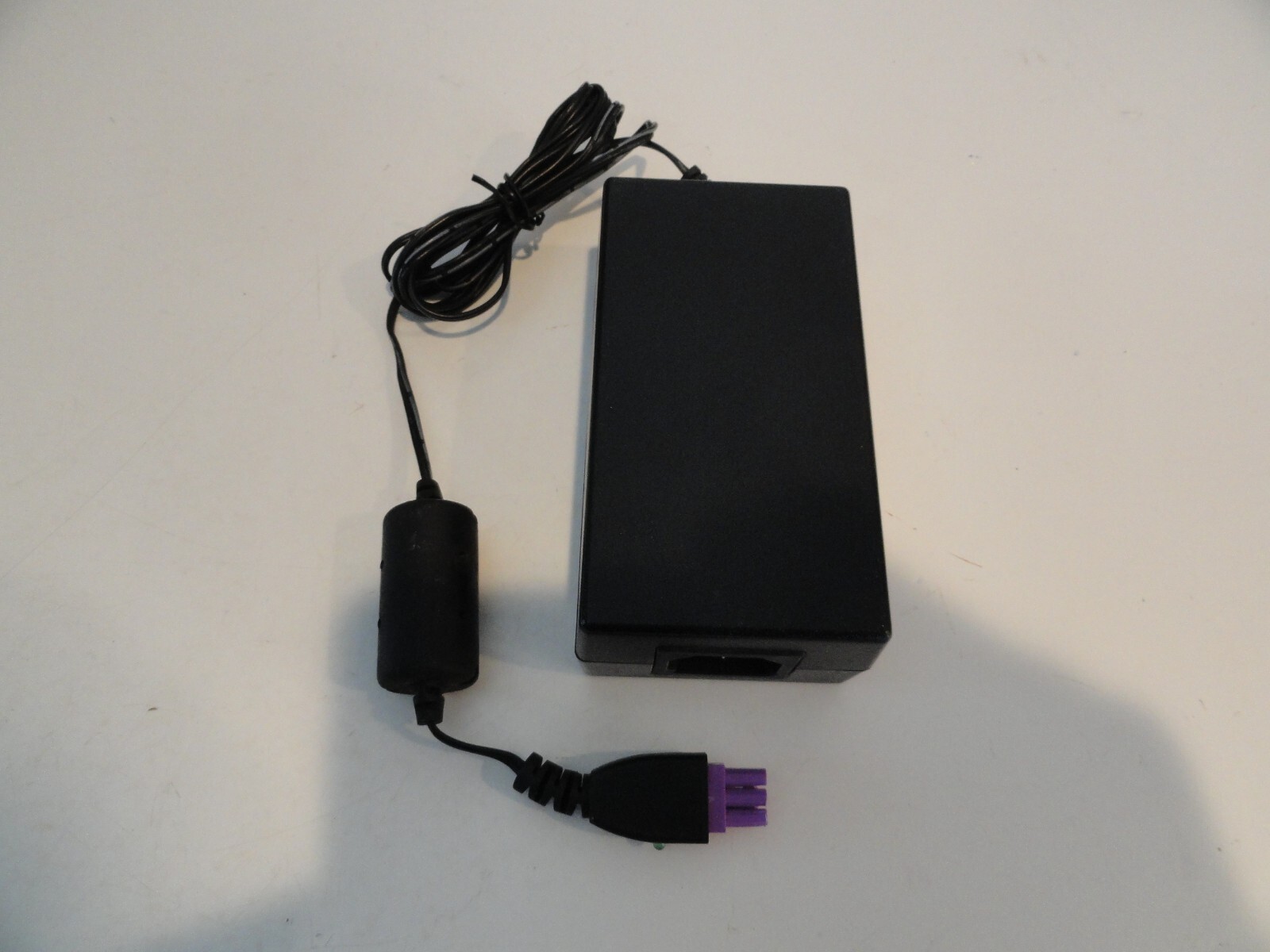 HP 0957-2105 Genuine OEM HP AC Power Adapter 32V 1560mA PURPLE connector TESTED