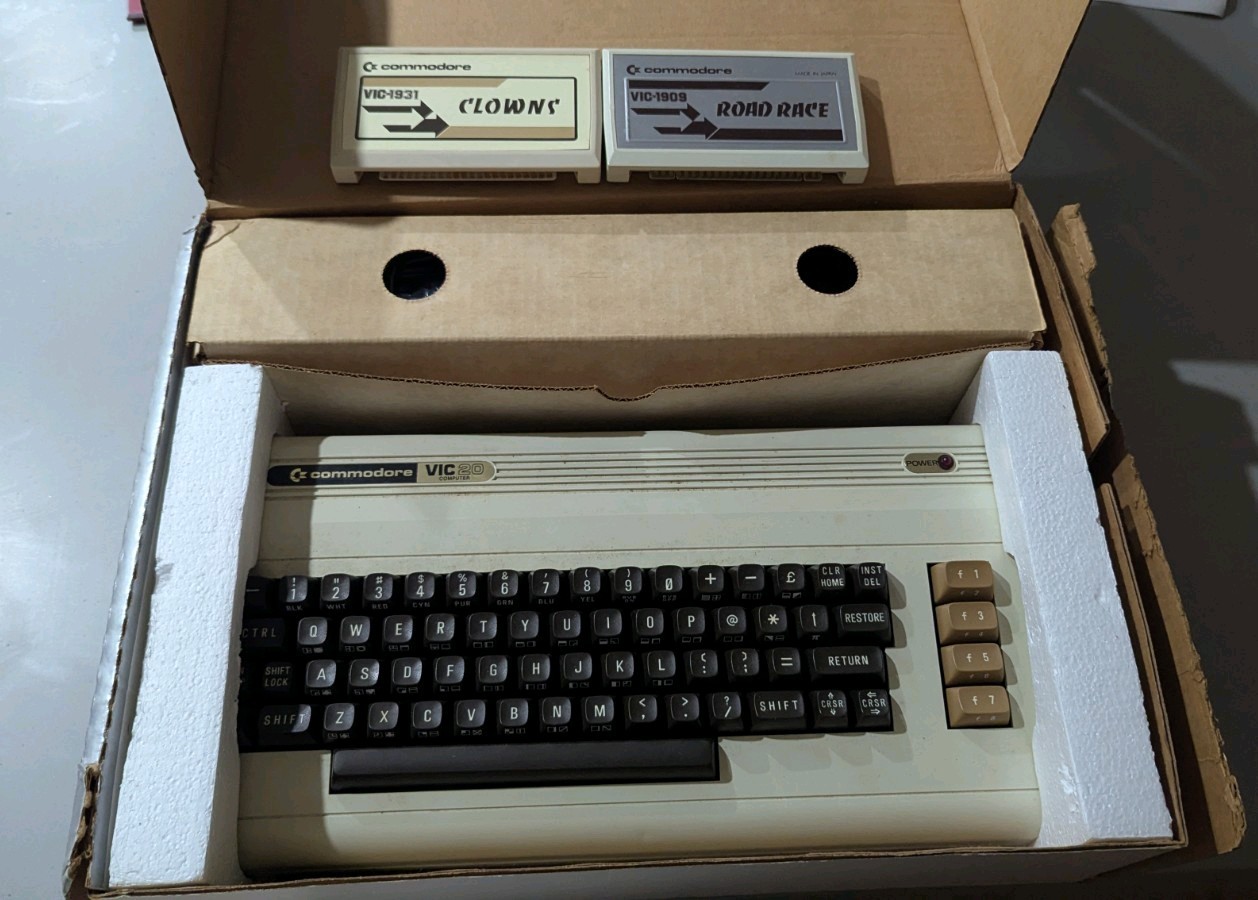Vintage Commodore VIC 20, Original Box, Cables, Manual, 2 Games