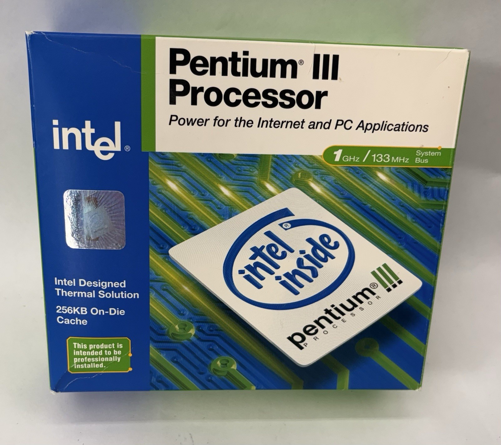 Intel Pentium III CPU 1 GHz 133 MHz Bus, 256KB L2 Cache, Unused w/ Box, Untested