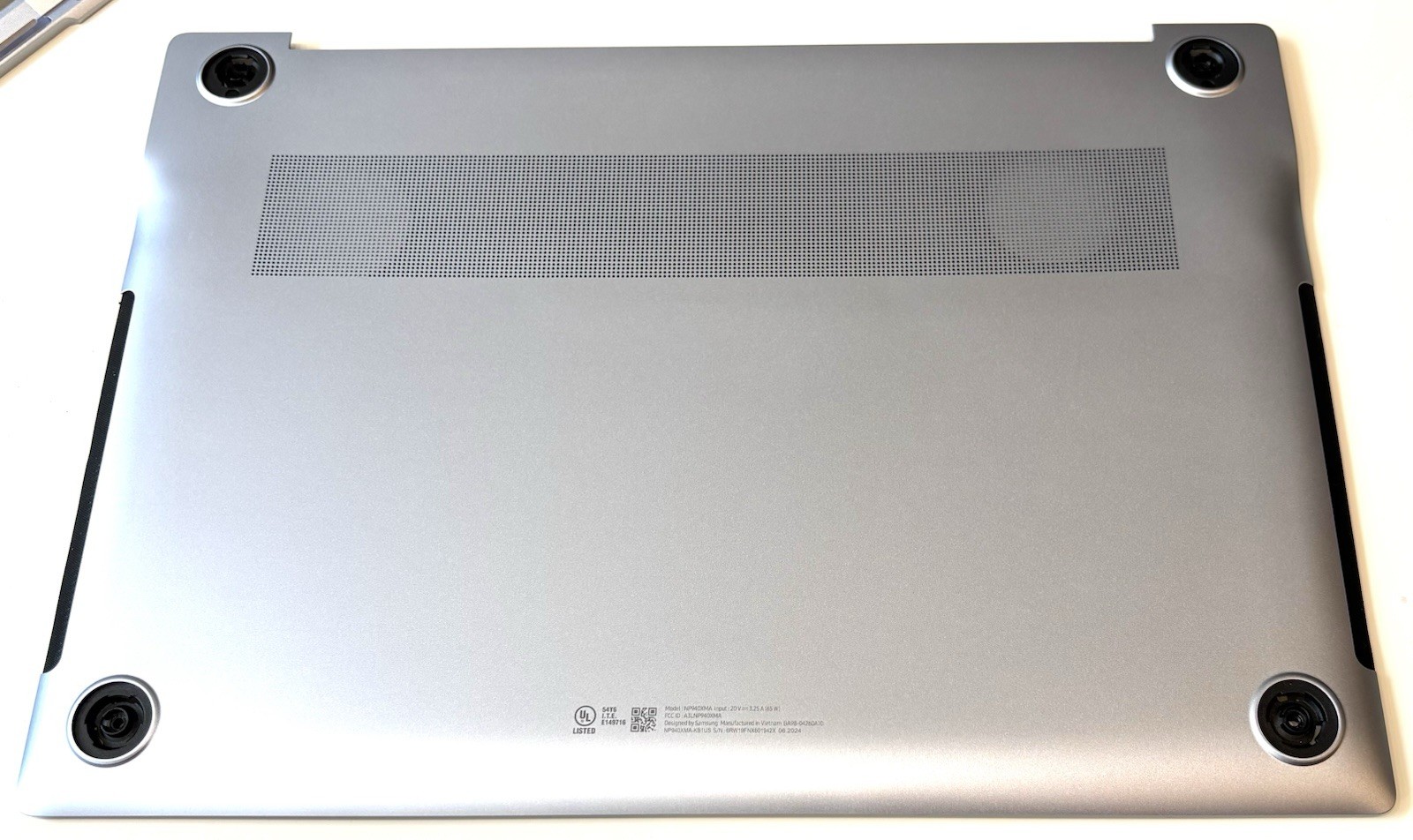 BA98-04155A Samsung NP940XMA-KB1US 14" Bottom Base Cover Genuine Part