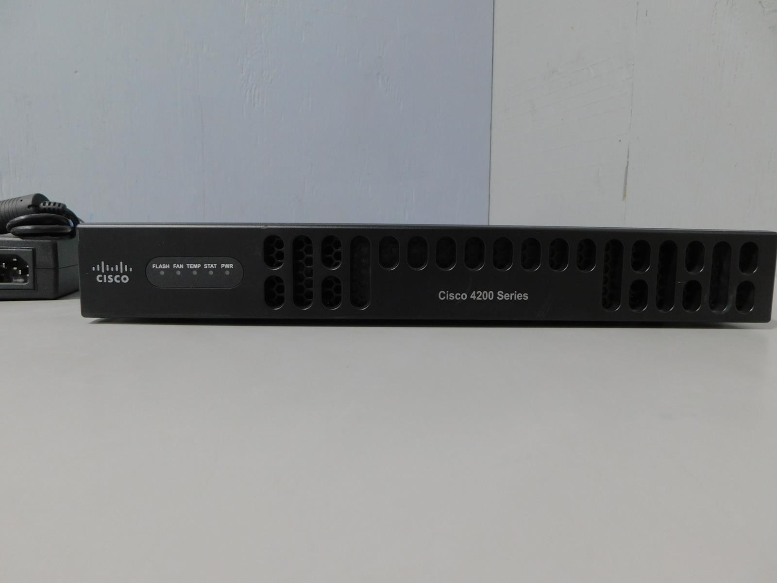 Cisco 4200 Series ISR4221/K9 Integrated Services Router
