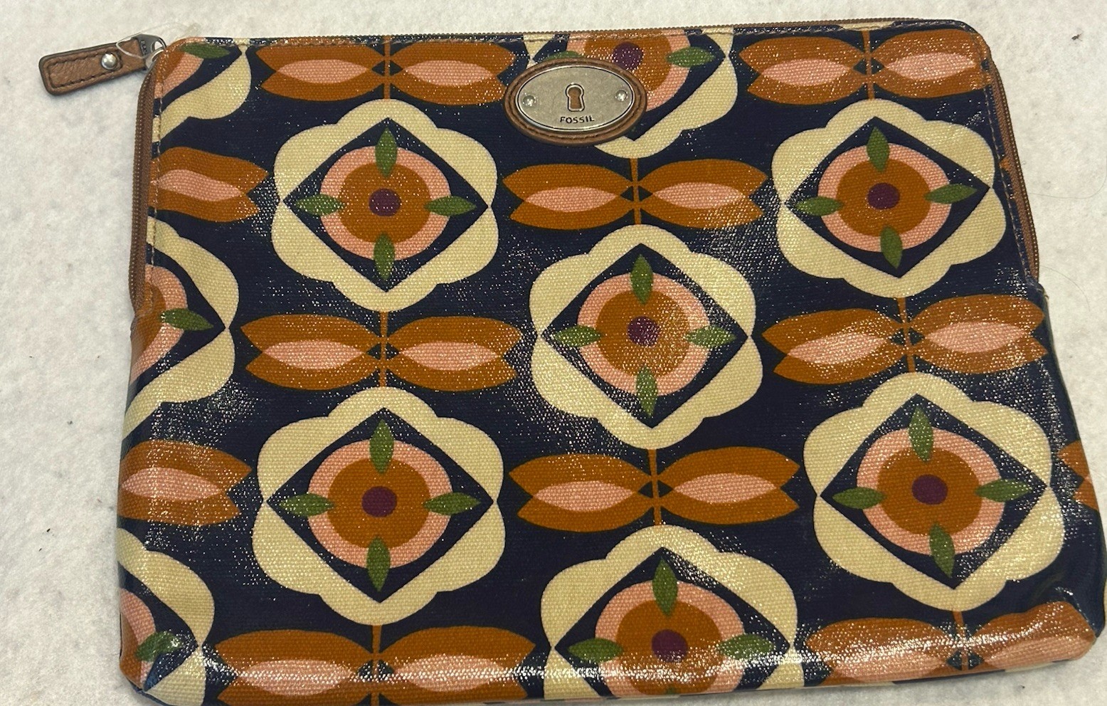 Fossil Zipper Case Tablet iPad 8.5” X 10.5” Vinyl Covered Floral