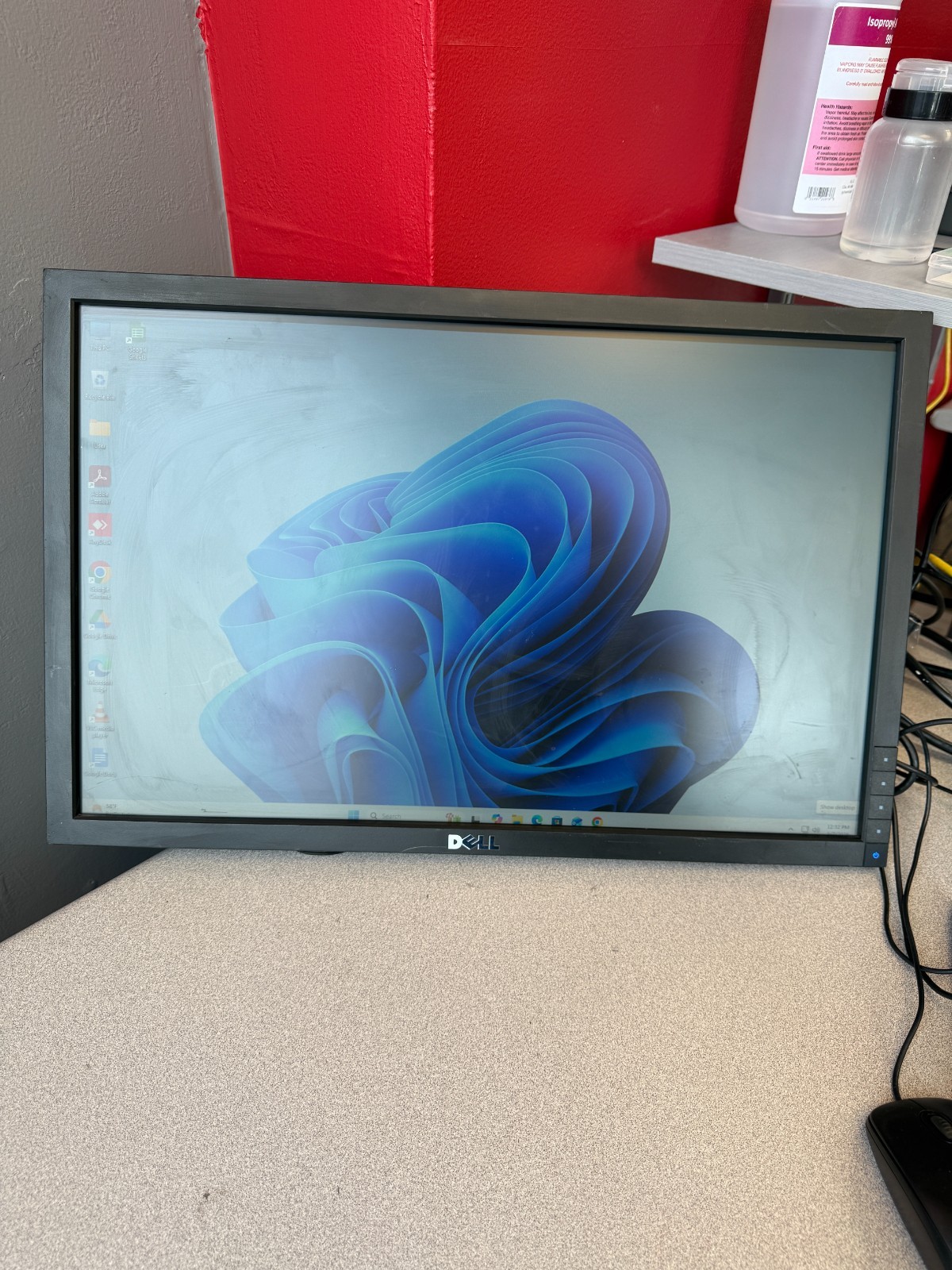 Dell E2210c 22-Inch Widescreen LCD Monitor — 1680x1050 | Fair Condition