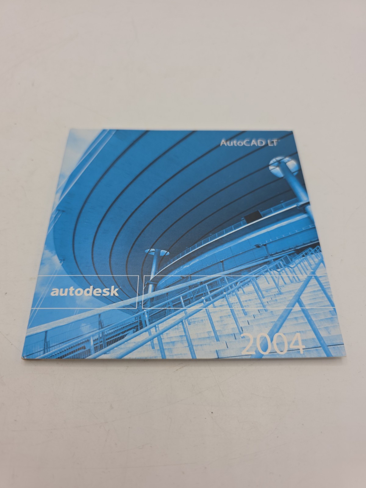 2004 Autodesk Autocad LT w/ Serial Number & CD Key