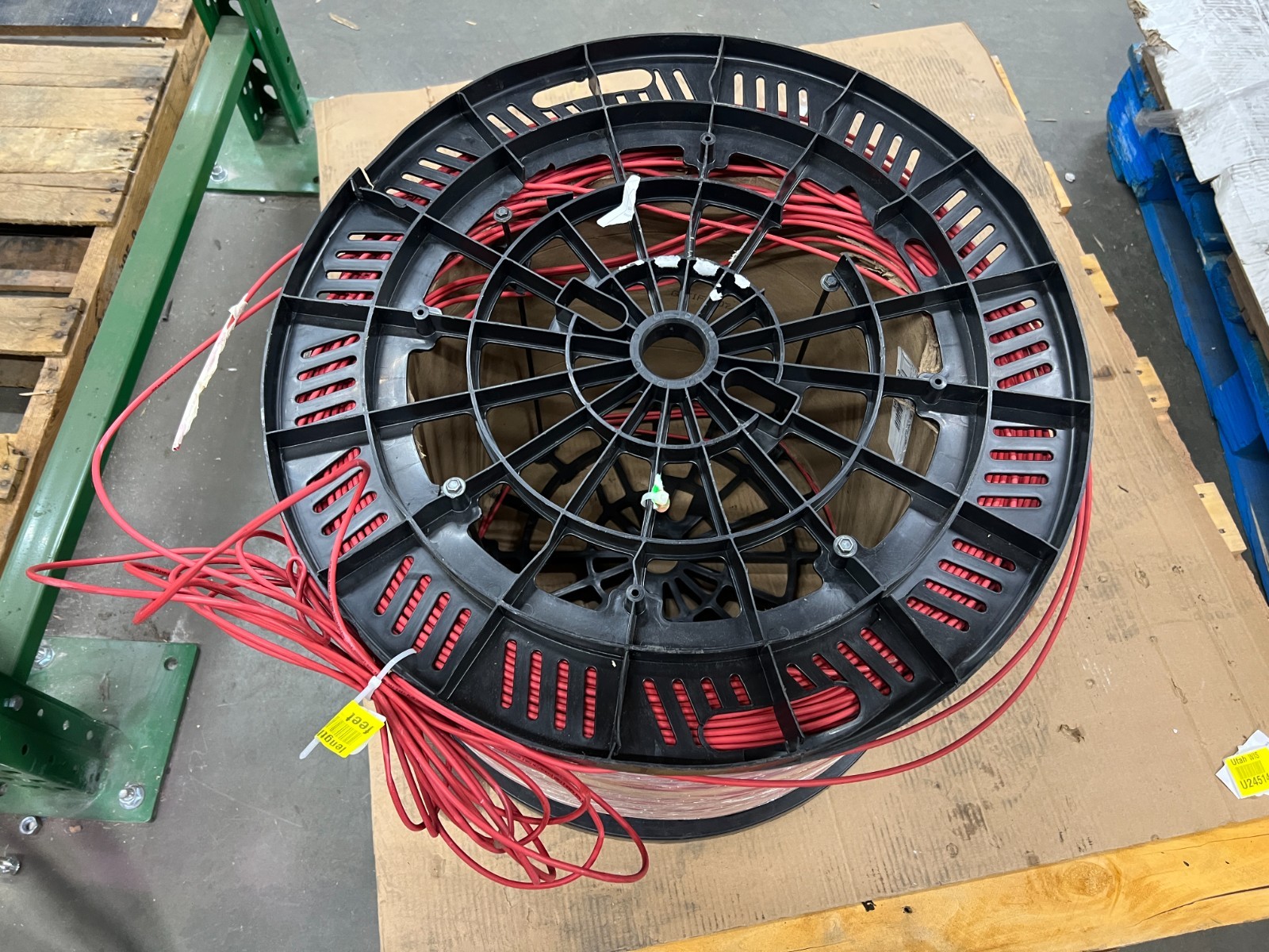 2000FT CORNING M50DI02CGNPR44 FIBER 50UM OM3 DISTRIBUTION CABLE PLENUM 4.4MM OD