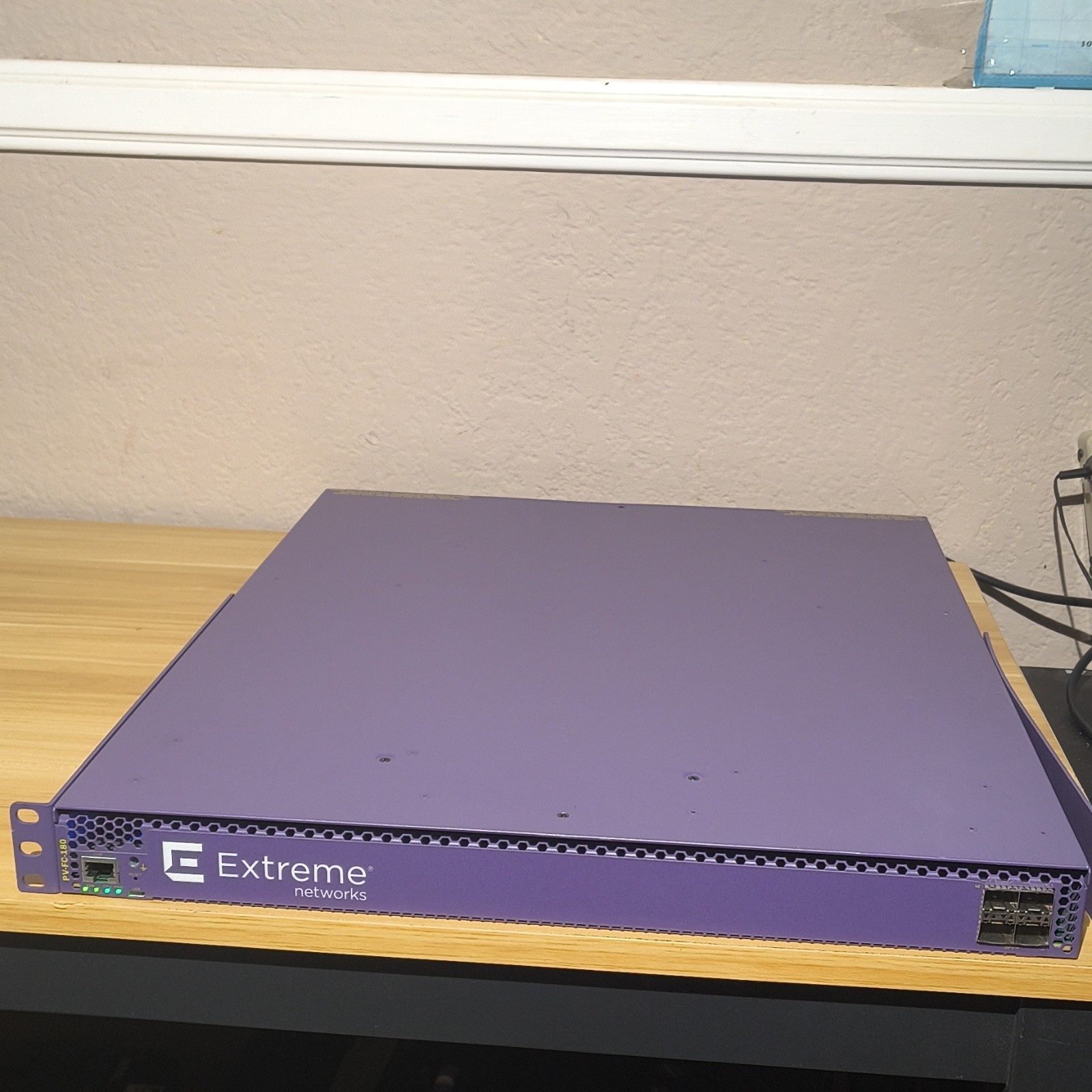 Extreme Networks PV-FC-180 Rack Mount 10Gbps Layer 3 Managed Switch 4 SFP+ Ports
