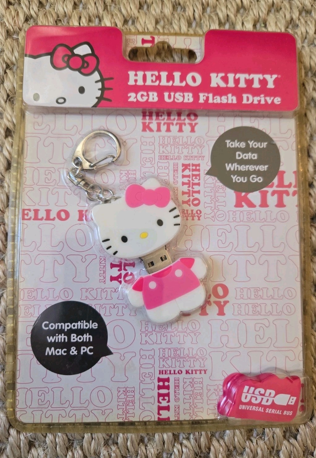 Hello Kitty Sanrio 2GB USB Flash Drive Cute - Key Chain NWT - Original Packaging