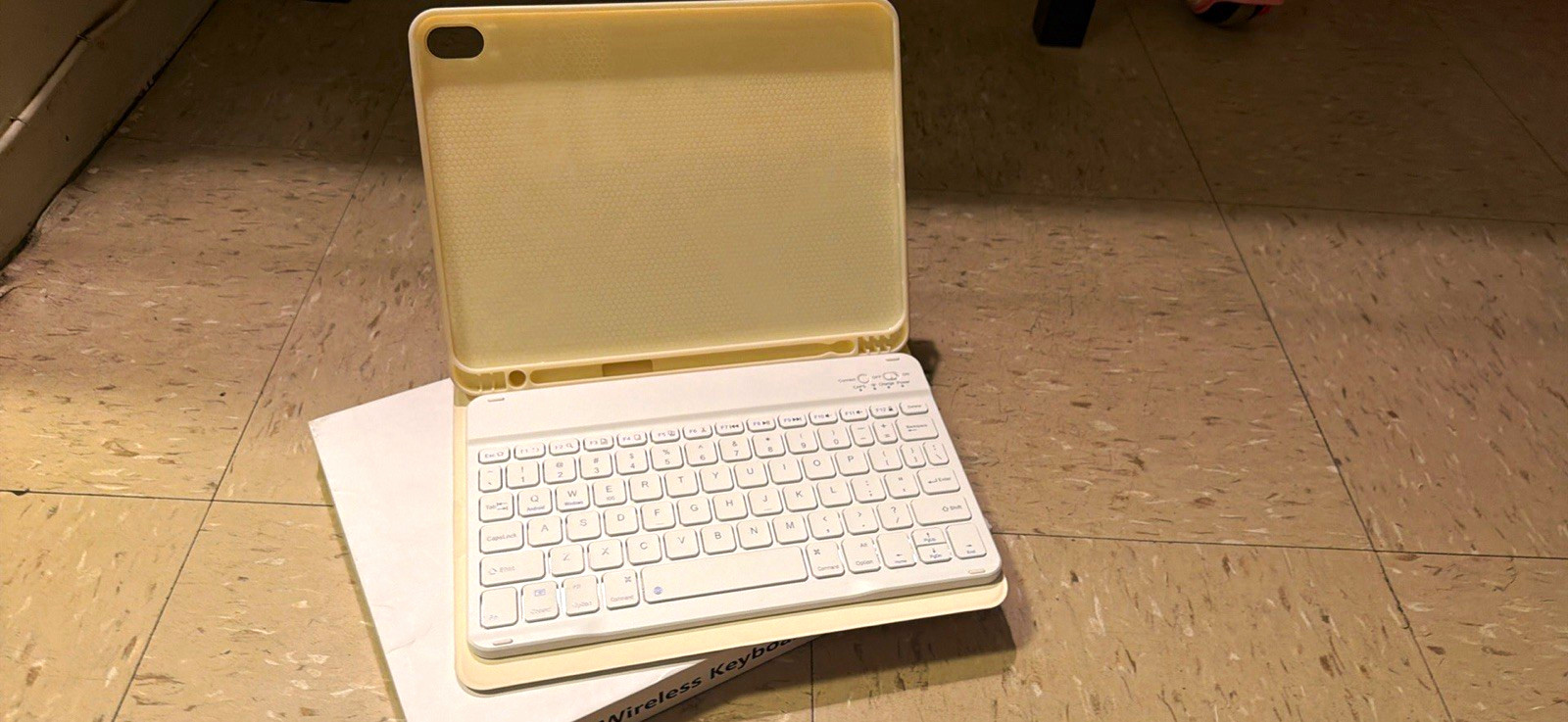 White Wireless Keyboard Folio Case for iPad Tablet - Keyboard Folio/Case