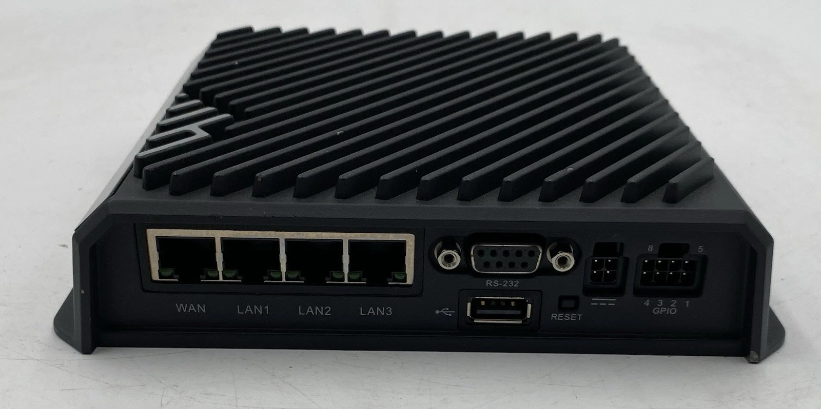 CRADLEPOINT R1900 5GB DUAL-BAND WIRELESS WIFI 6 ROUTER