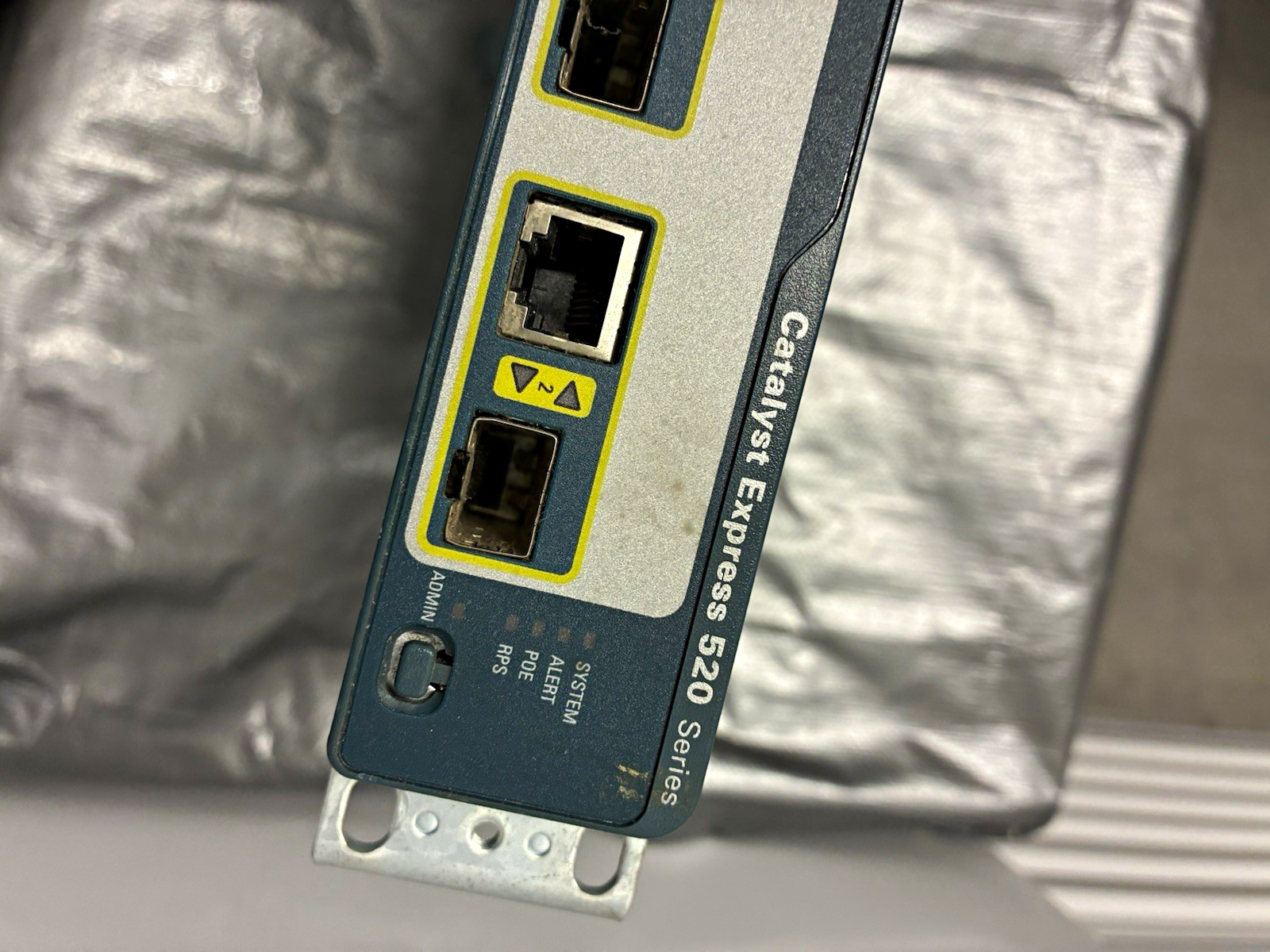 Cisco Catalyst Express WS-CE520-24PC-K9 24-Port Managed Rack Switch RJ-45 SFP
