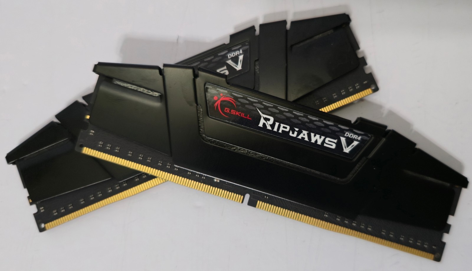 G.SKILL Ripjaws V 32GB (2 x 16GB) DDR4 Intel Desktop Memory (F4-3200C16D-32GVK)