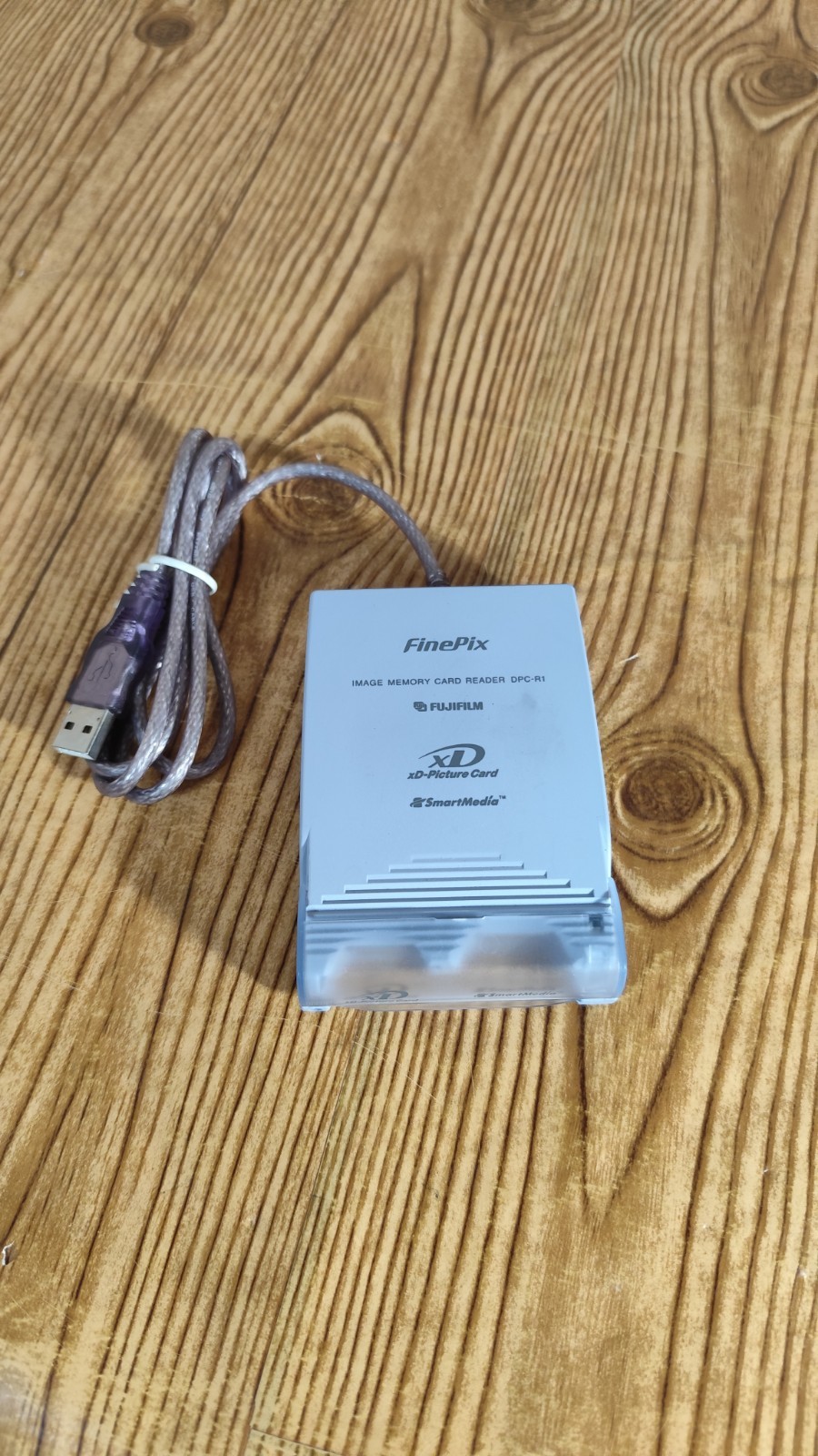 UNTESTED Fujifilm DPC-R1 FinePix Image Memory Card Reader USB Connection 