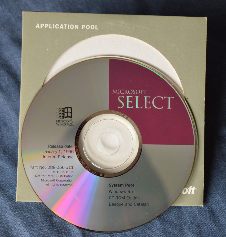 Microsoft Selct CD System Pool Windows 95 Basque and Catalan 1996 Vintage