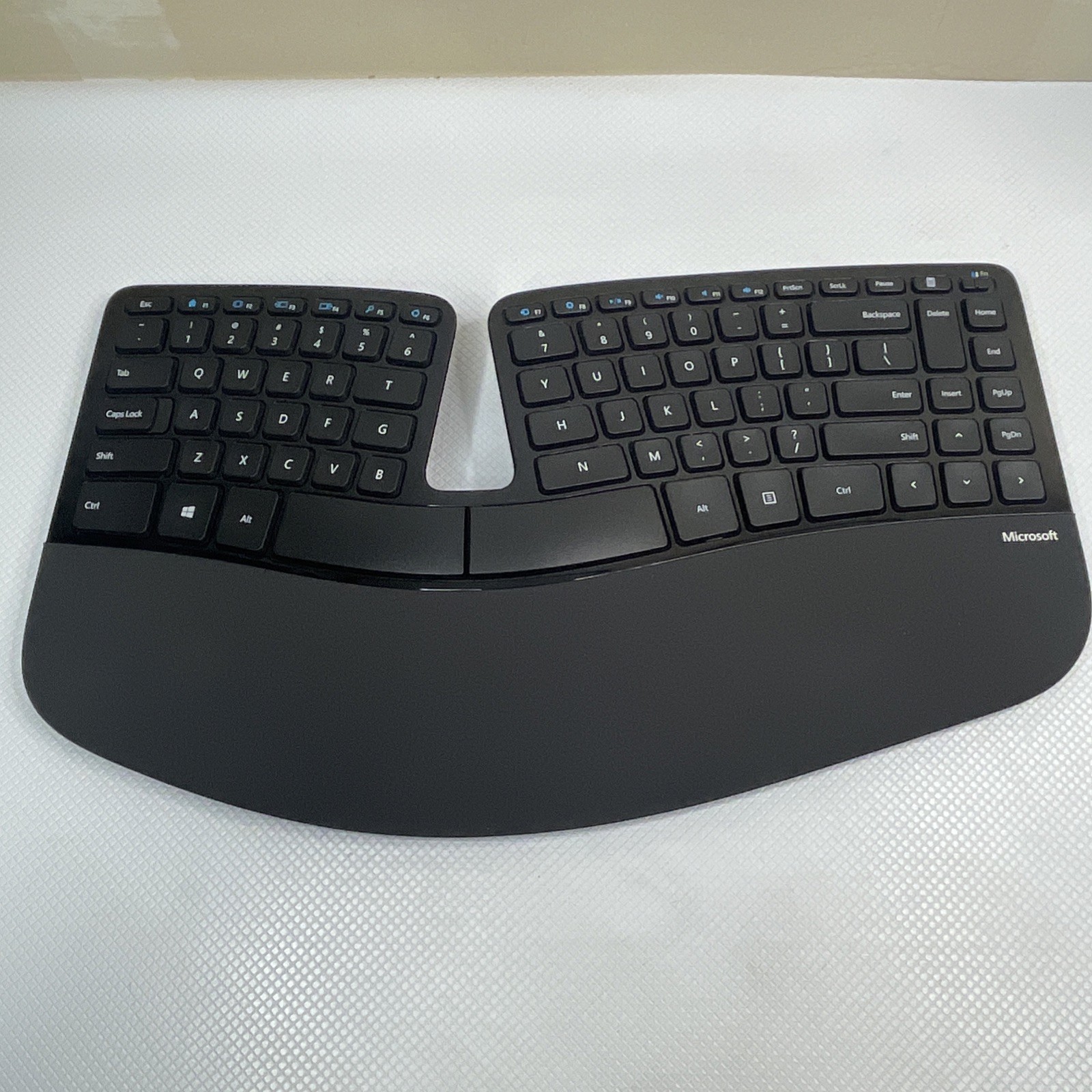 Microsoft Sculpt Ergonomic Keyboard Model 1559  Wireless NO DONGLE CLEAN