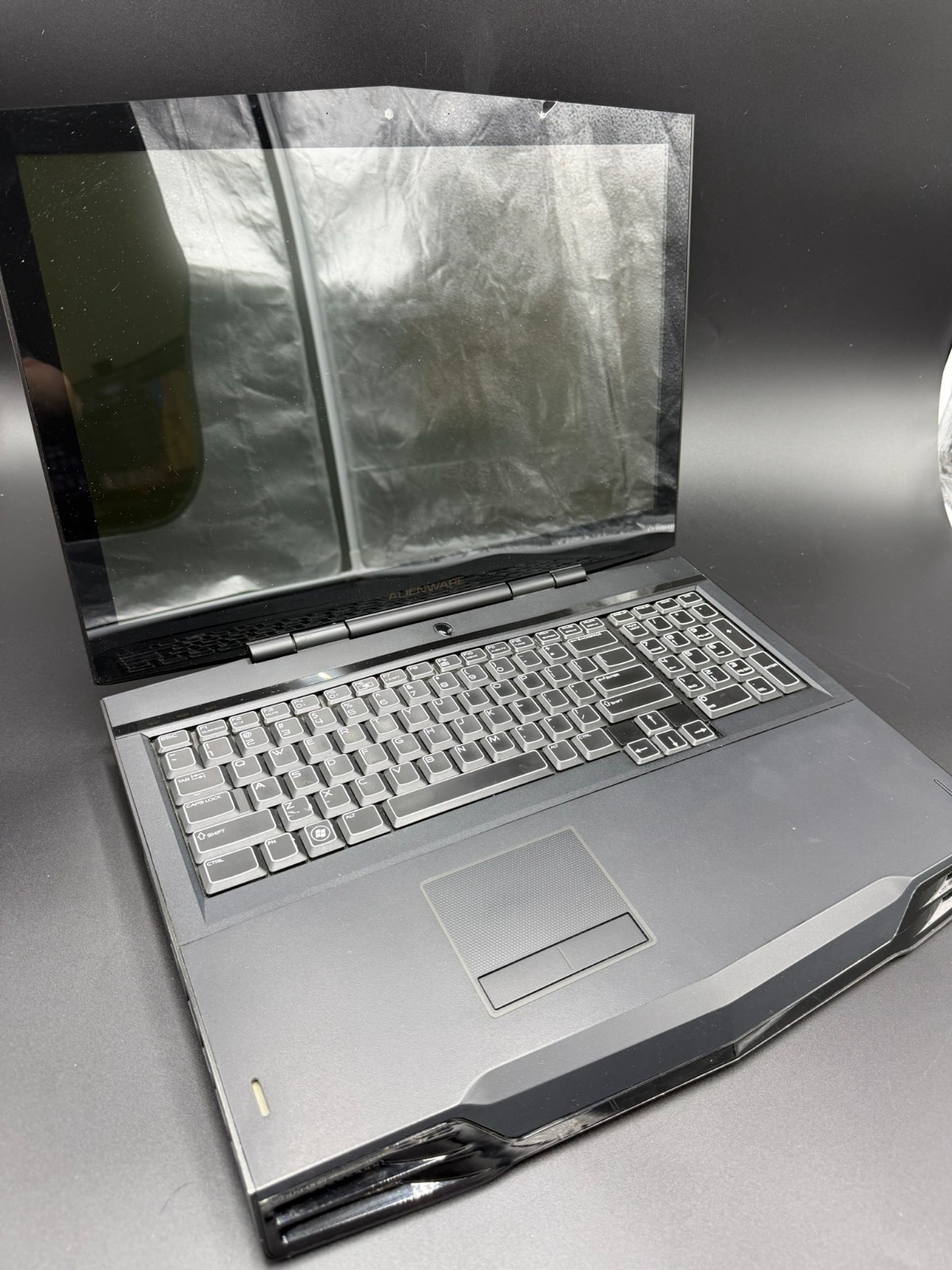 Alienware M17X R1 P01E For/with extra R1/R2 parts